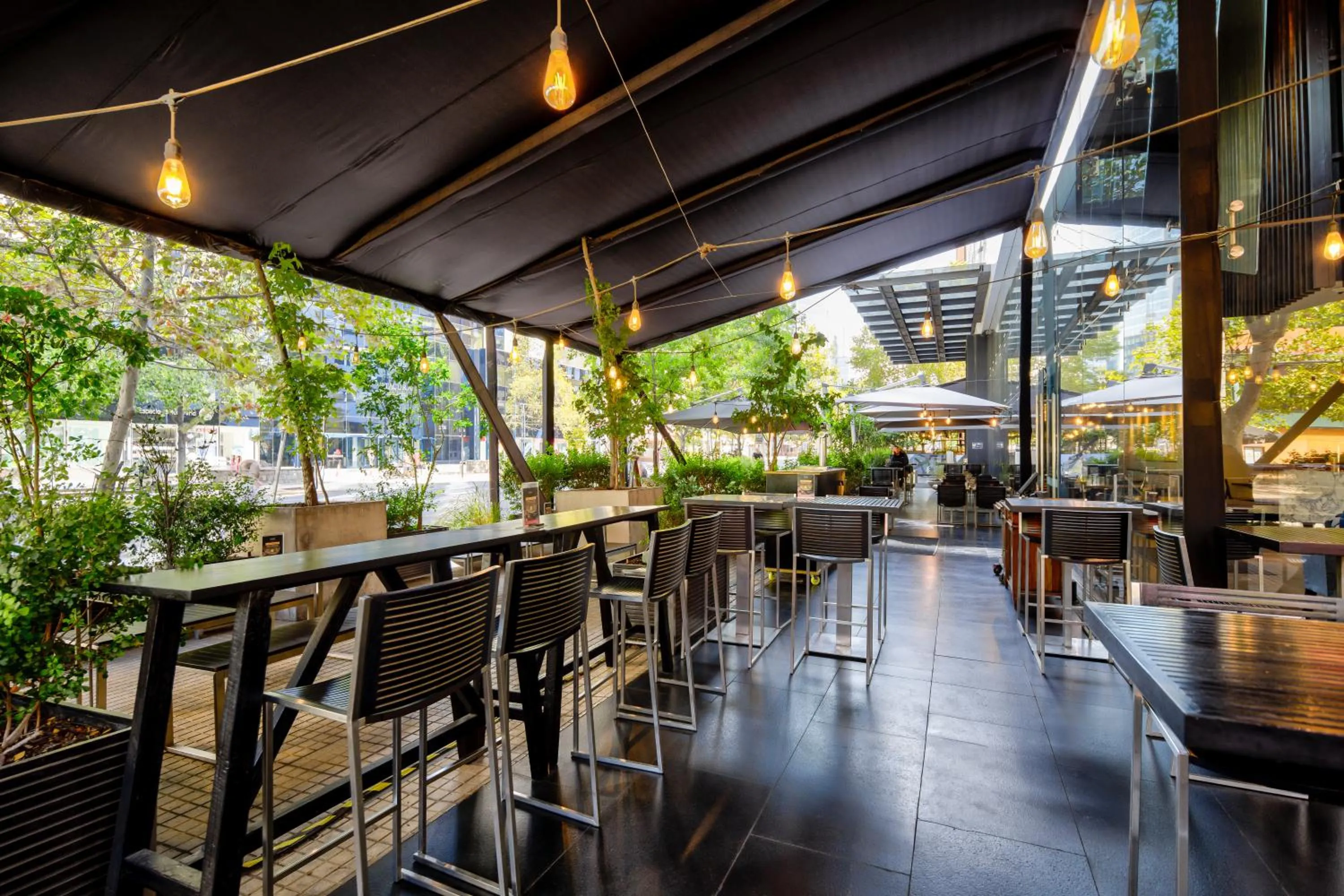 Restaurant/places to eat in DoubleTree by Hilton Santiago - Vitacura