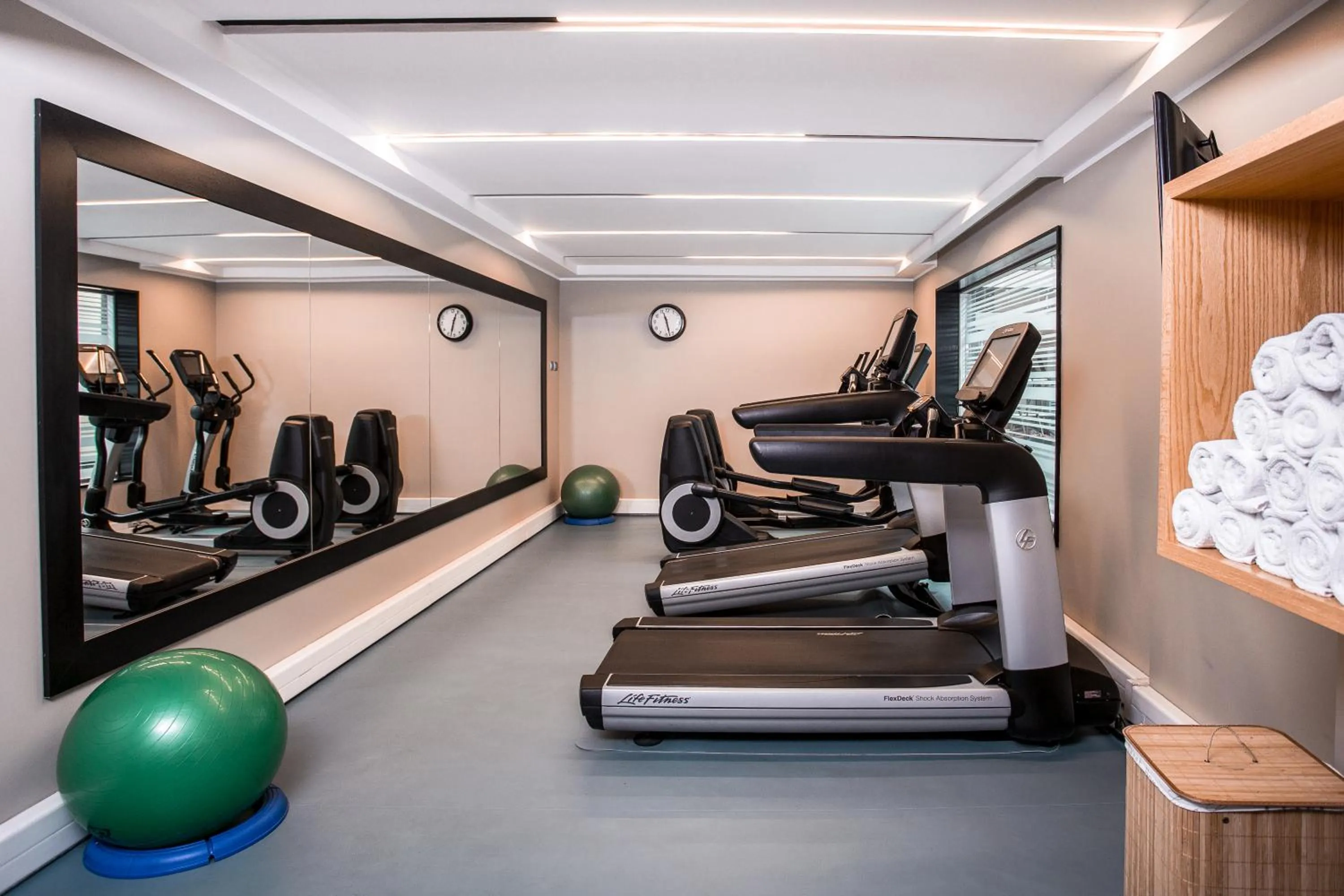 Fitness centre/facilities in DoubleTree by Hilton Santiago - Vitacura