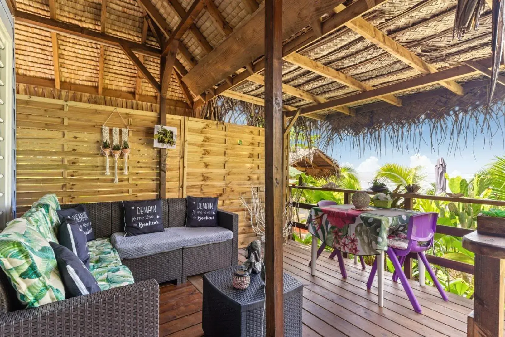 Bungalow - Beach Front in Fare Oaoa Haapiti Bungalow - Beach Front in Fare Oaoa Haapiti