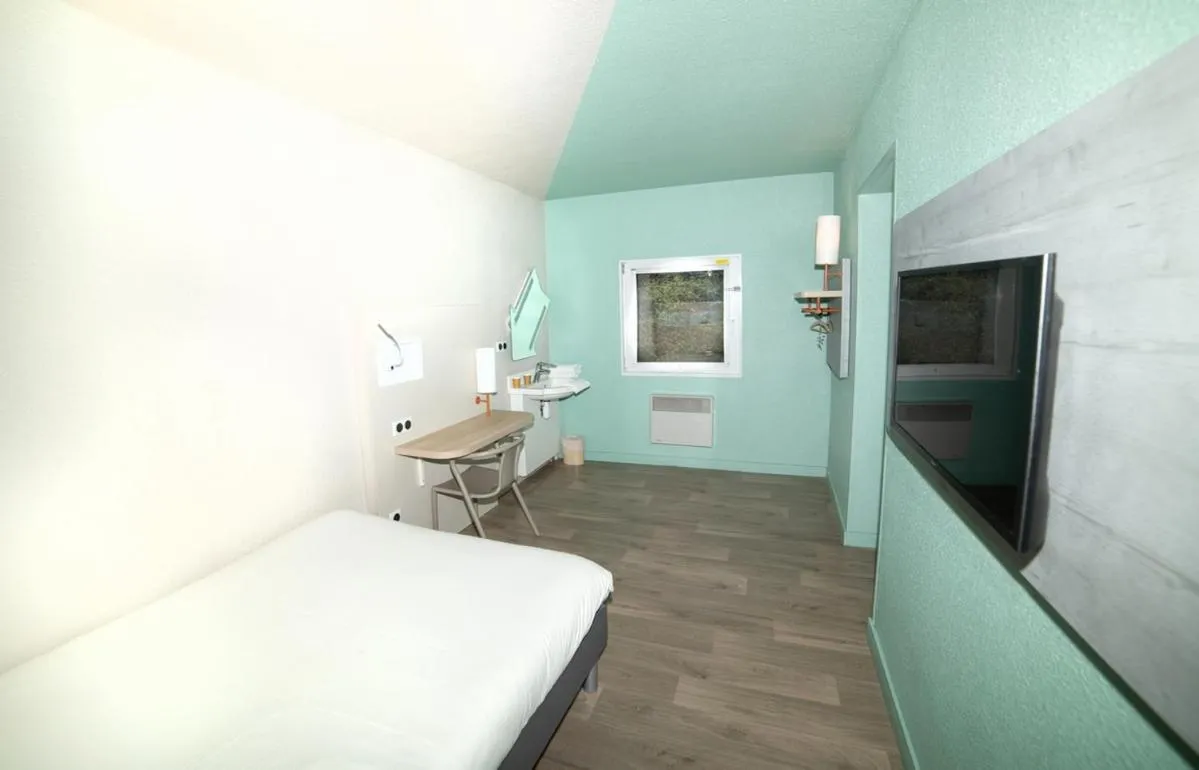 Bed in Accueil Hotel Besançon