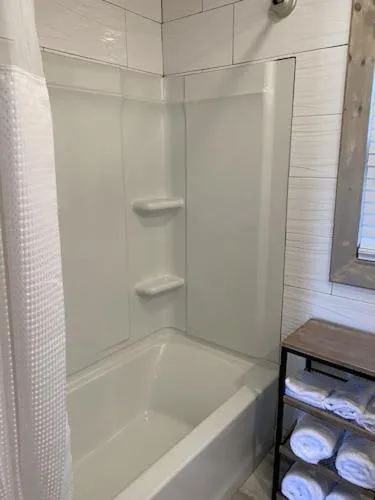 Bath in Gulf Coast Inn