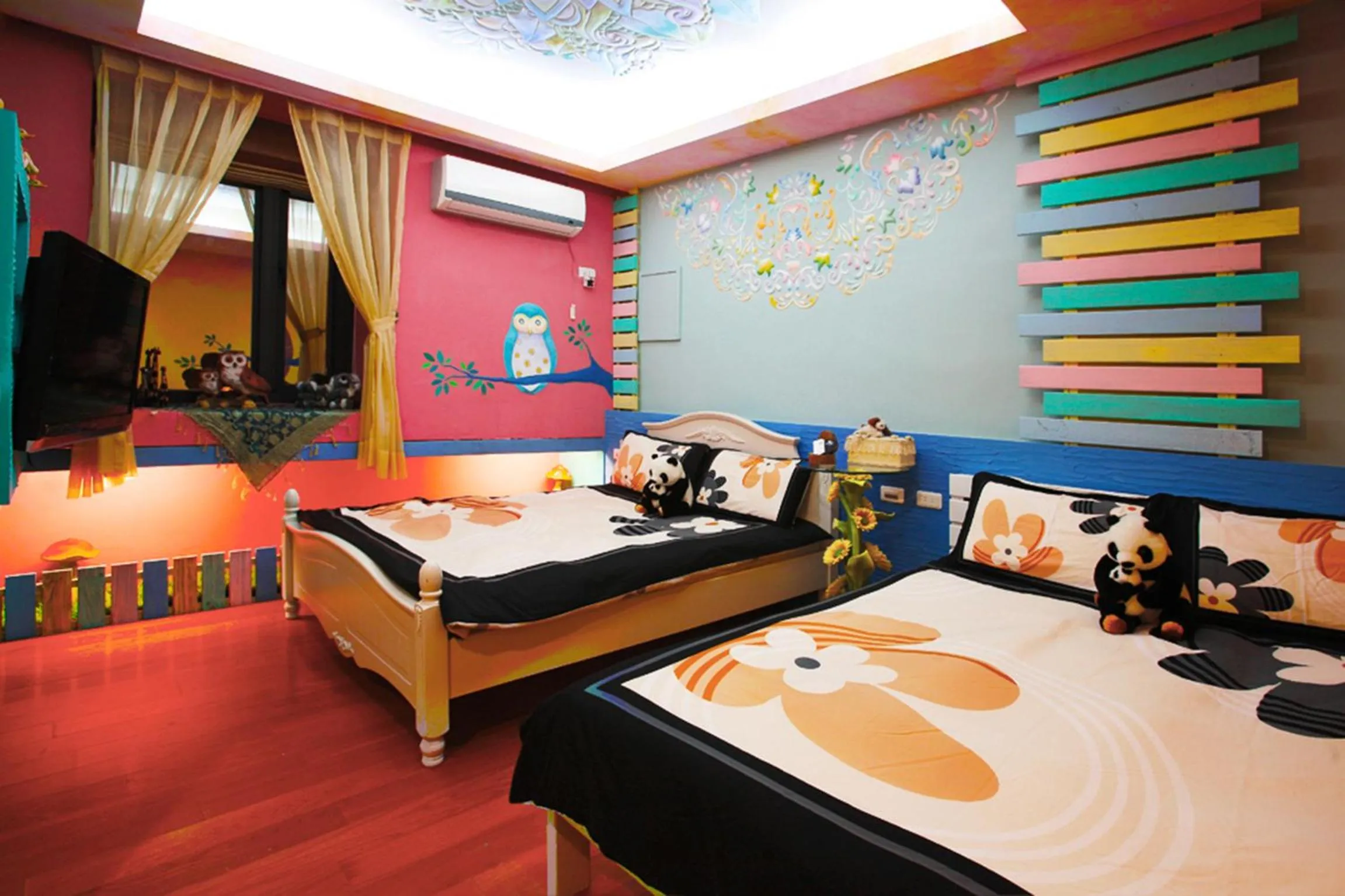 Photo of the whole room, Bed in 3D Sunflower Embossed B&B