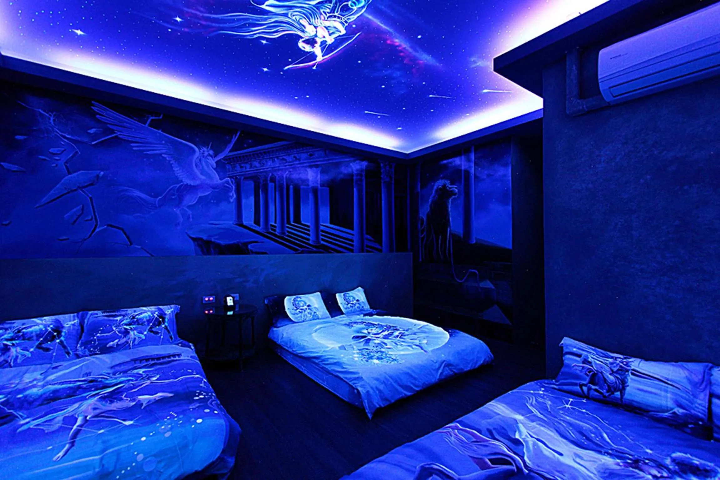 Photo of the whole room, Bed in 3D Sunflower Embossed B&B