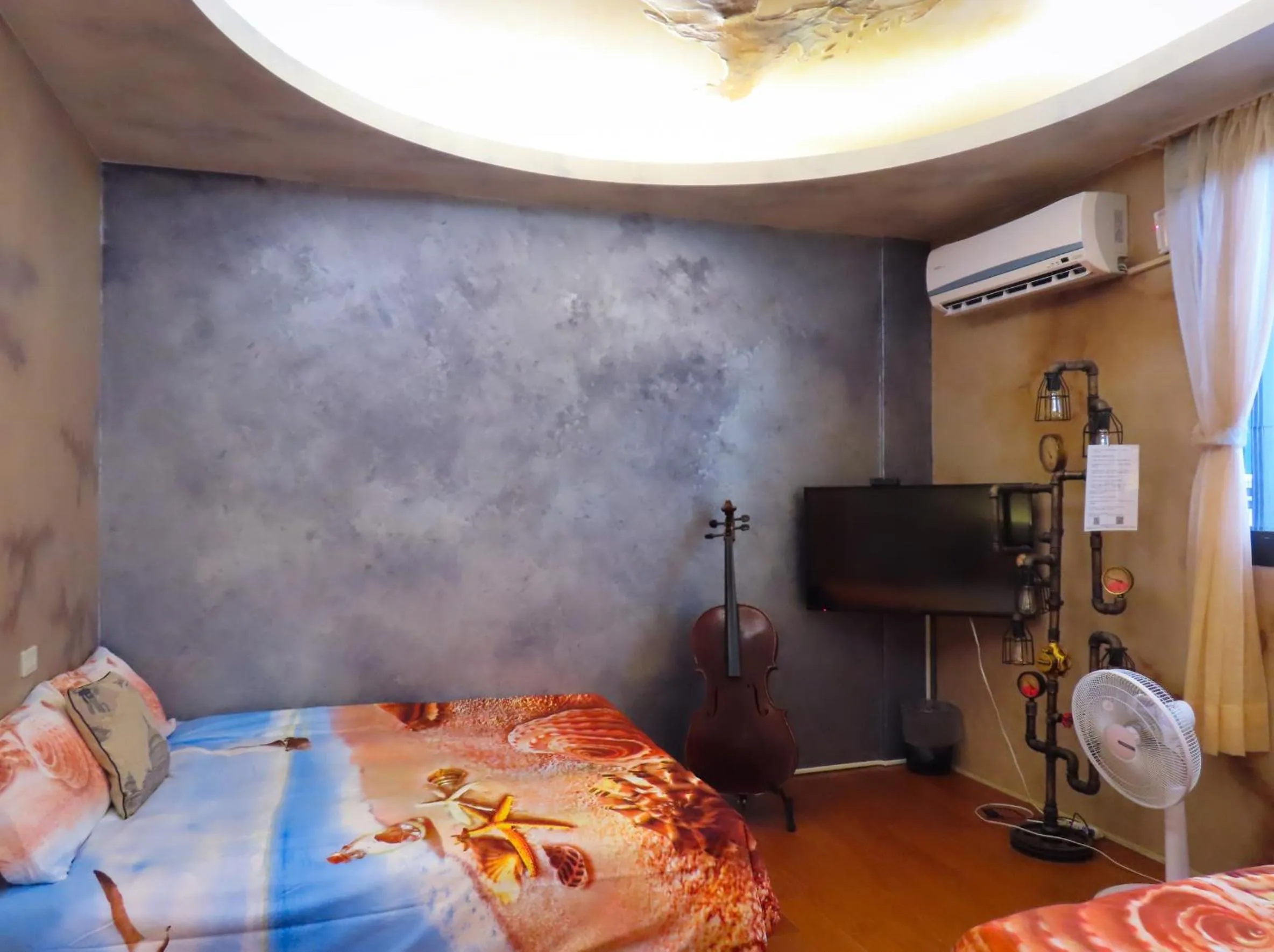 On site, Bed in 3D Sunflower Embossed B&B