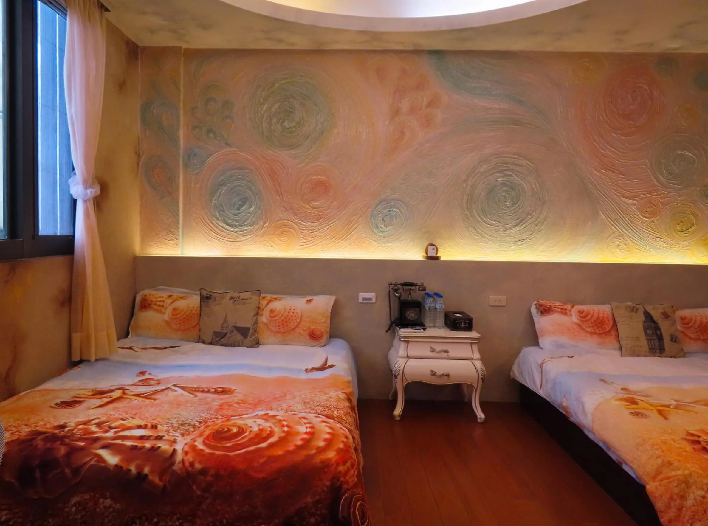 On site, Bed in 3D Sunflower Embossed B&B