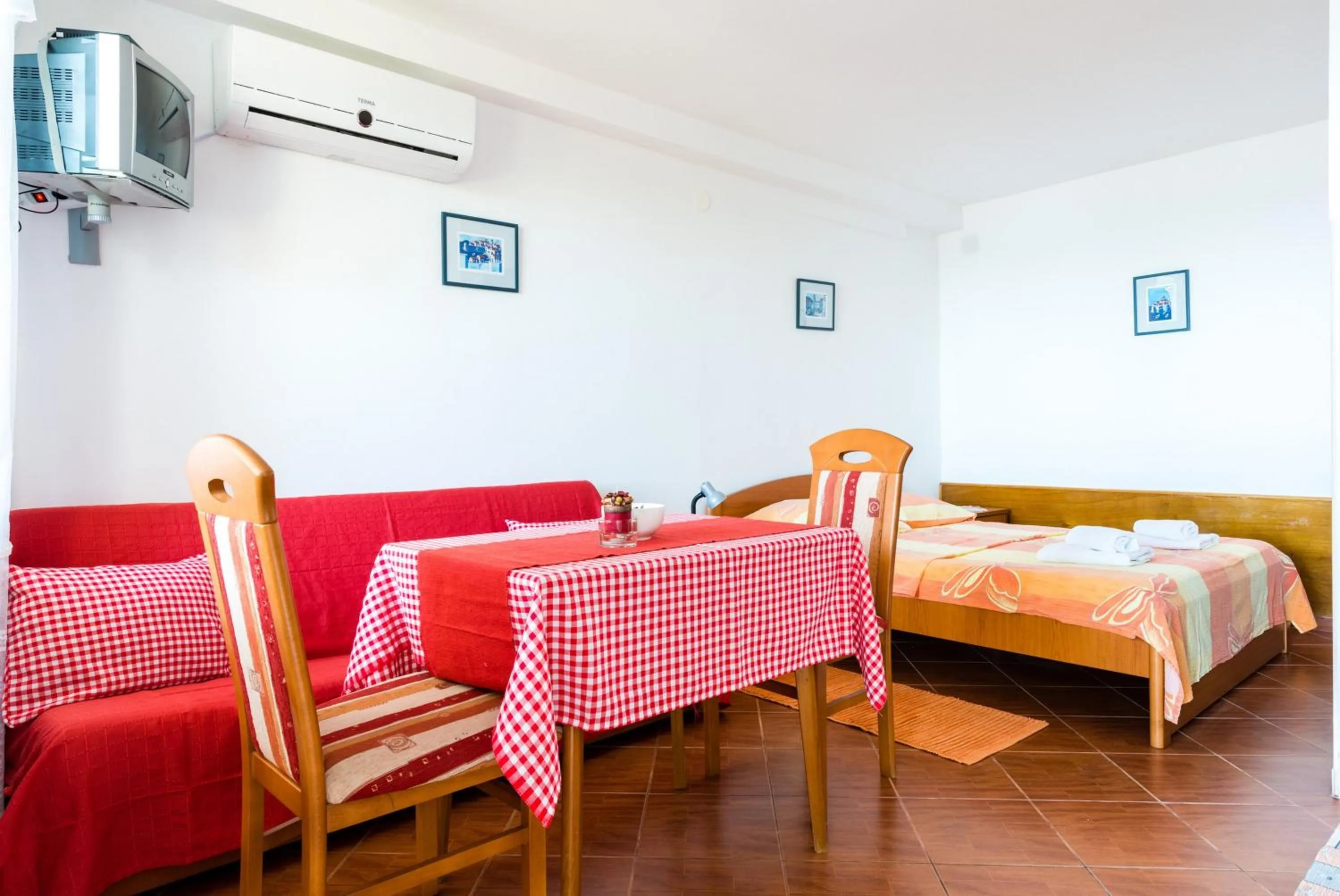 Photo of the whole room, Bed in Guesthouse Home Sweet Home