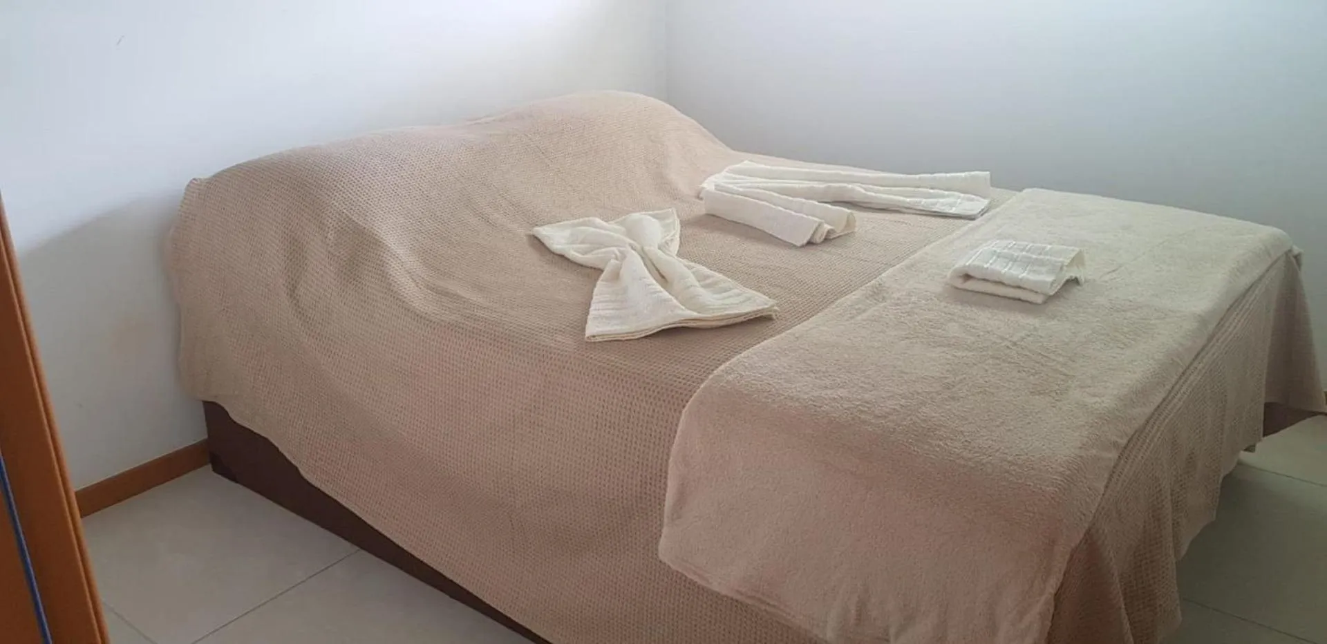 Bedroom, Bed in Velutti Prime View: Frente Mar