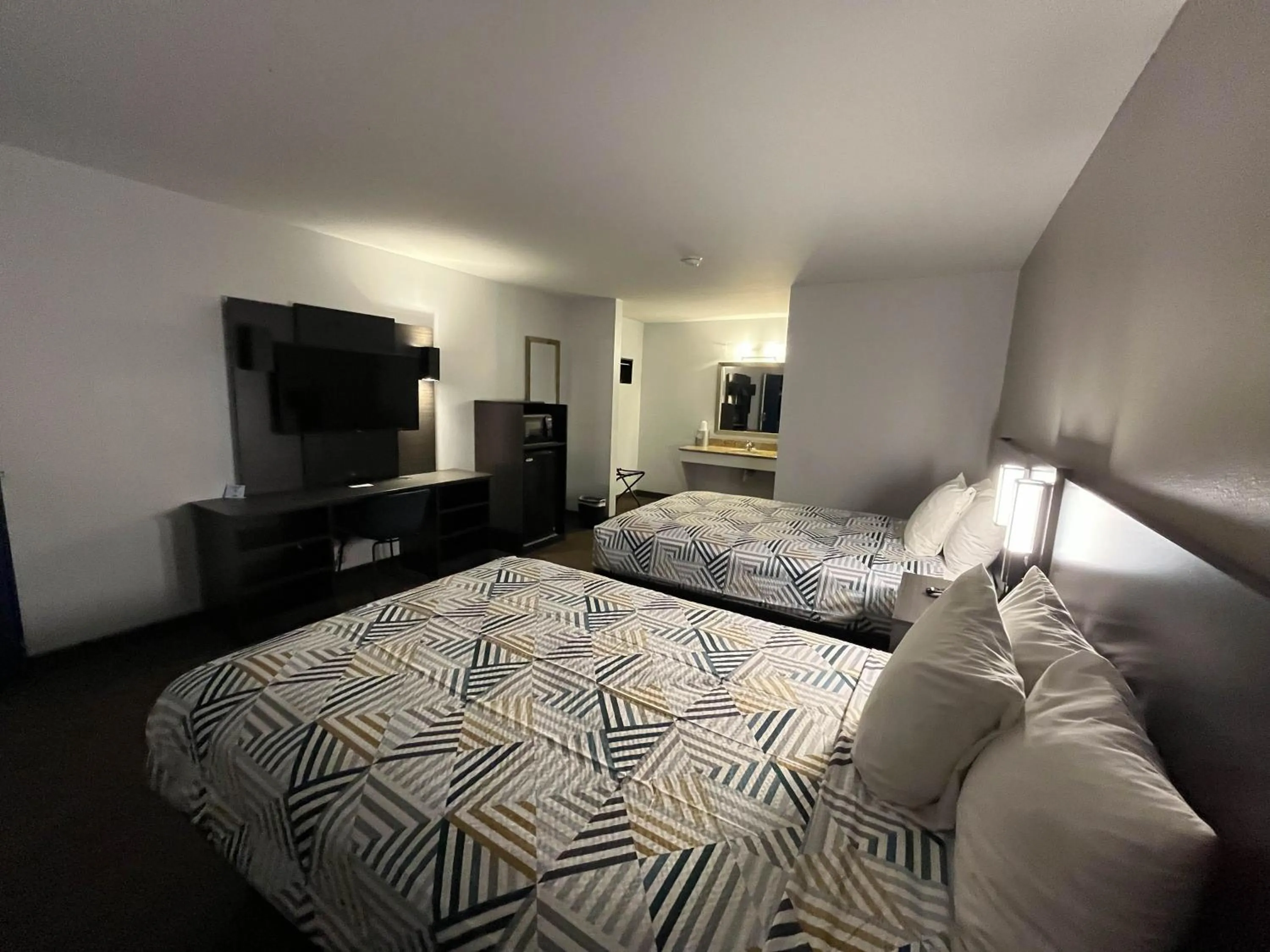 Bedroom, Bed in Motel 6 Junction, TX Llano River