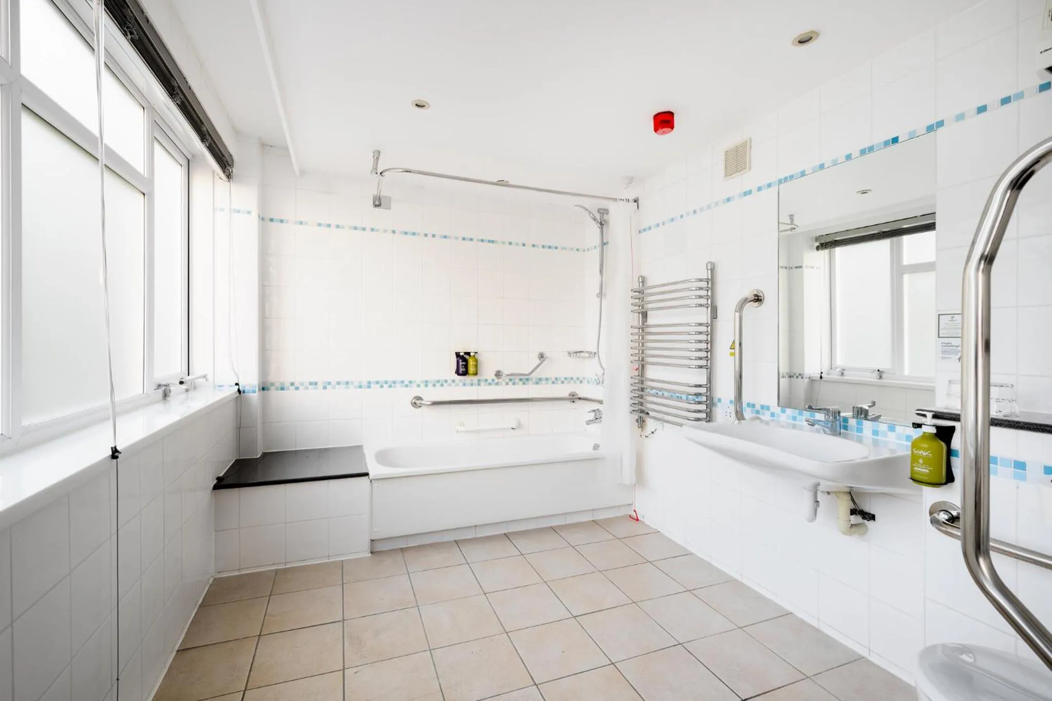 Photo of the whole room in Holiday Inn York by IHG