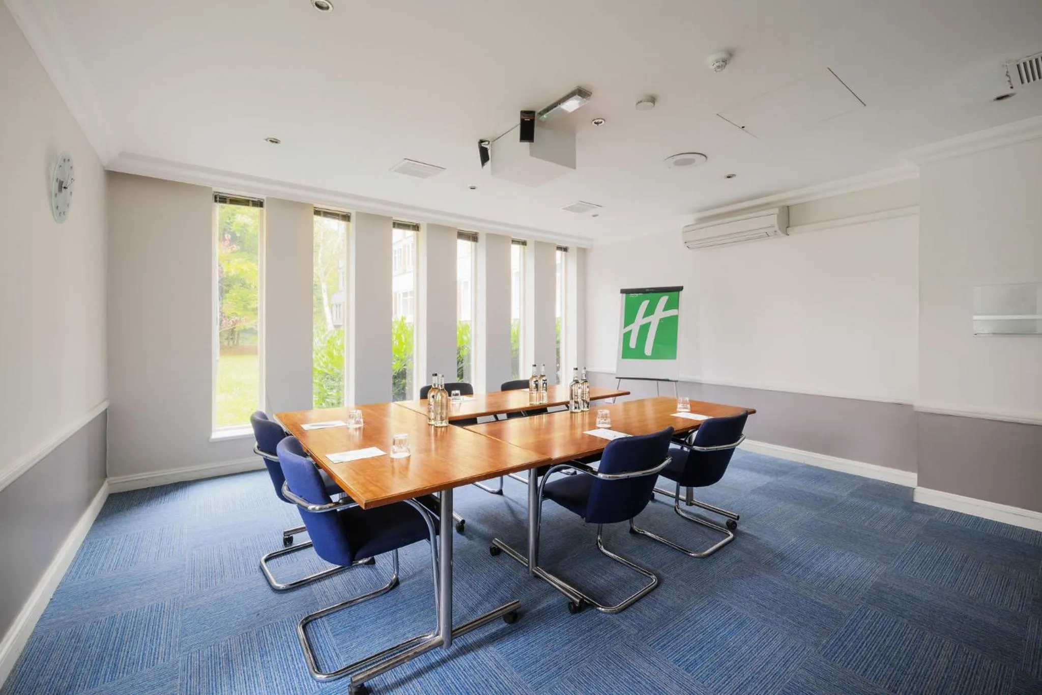 Meeting/conference room in Holiday Inn York by IHG