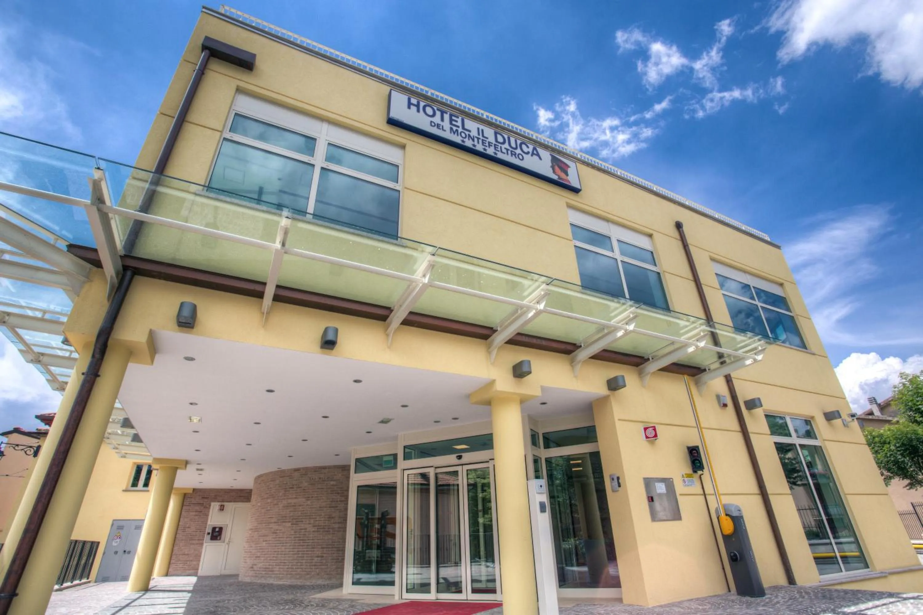Facade/entrance in Hotel Il Duca Del Montefeltro