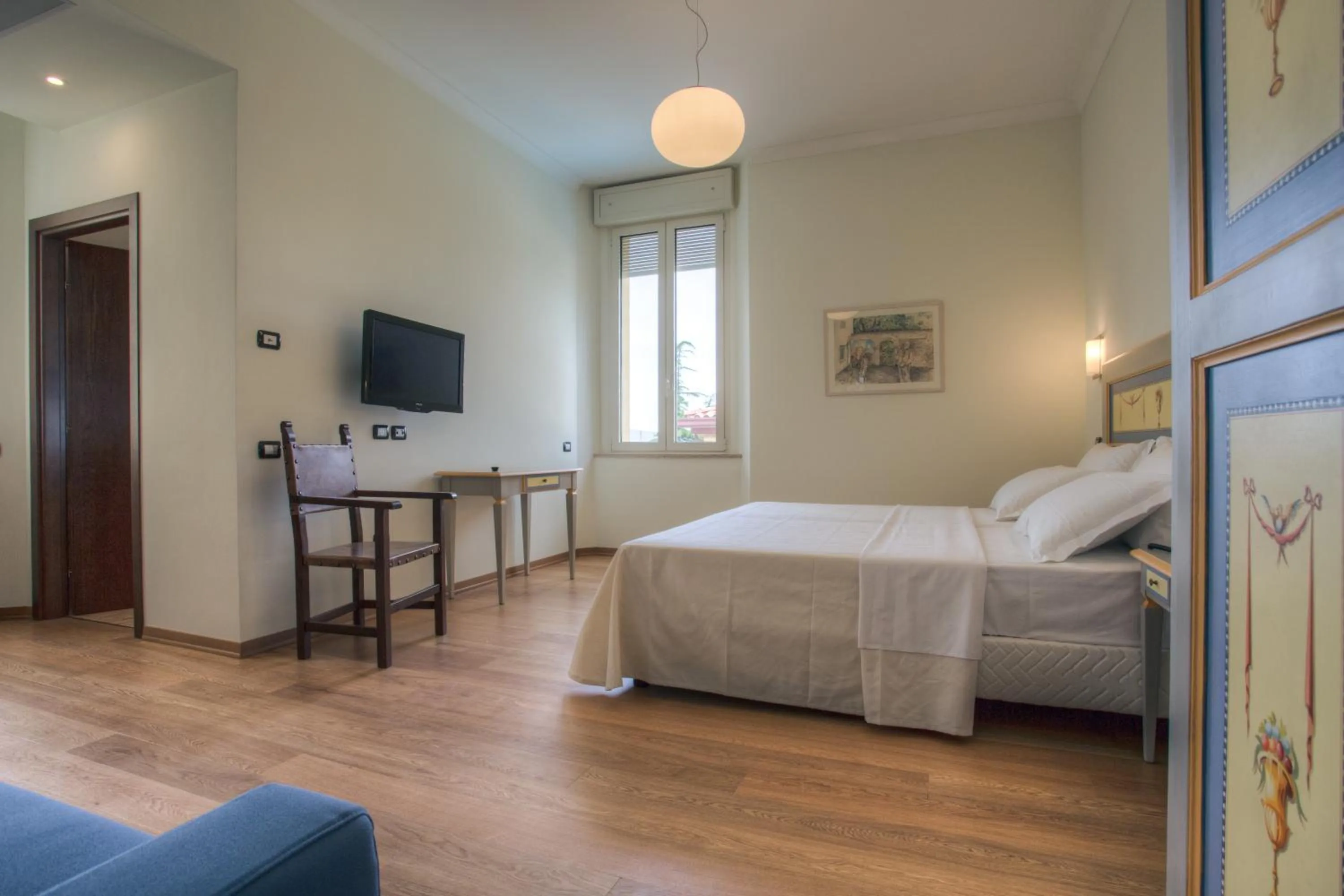 Photo of the whole room, Bed in Hotel Il Duca Del Montefeltro