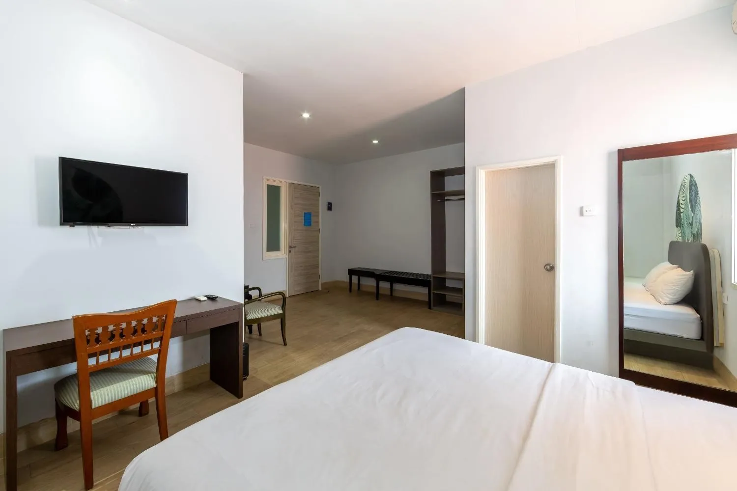 Photo of the whole room, Bed in Cove Matahari Senja