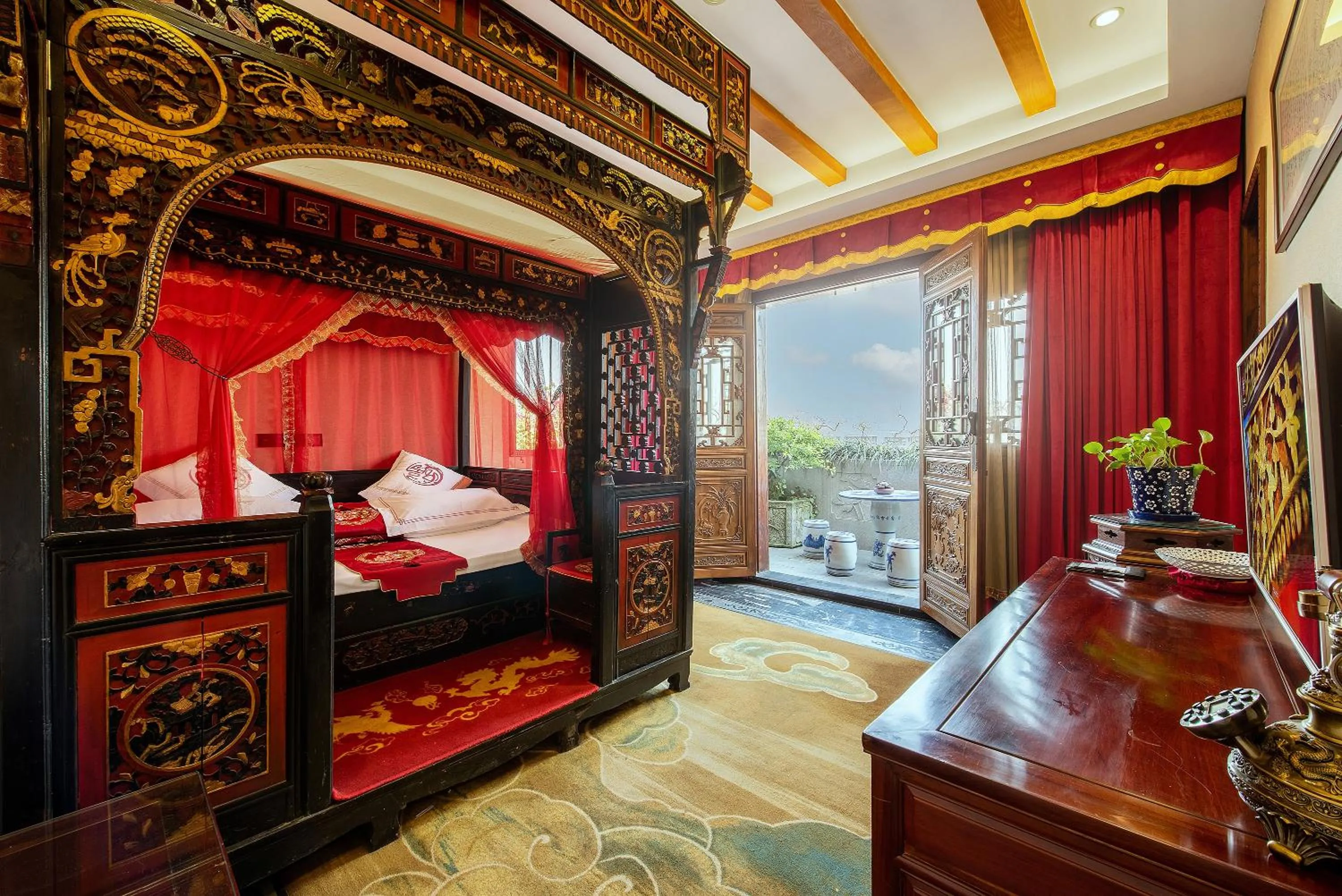 Bed in ChengDu Wuhou Temple Han Dynasty Hotel