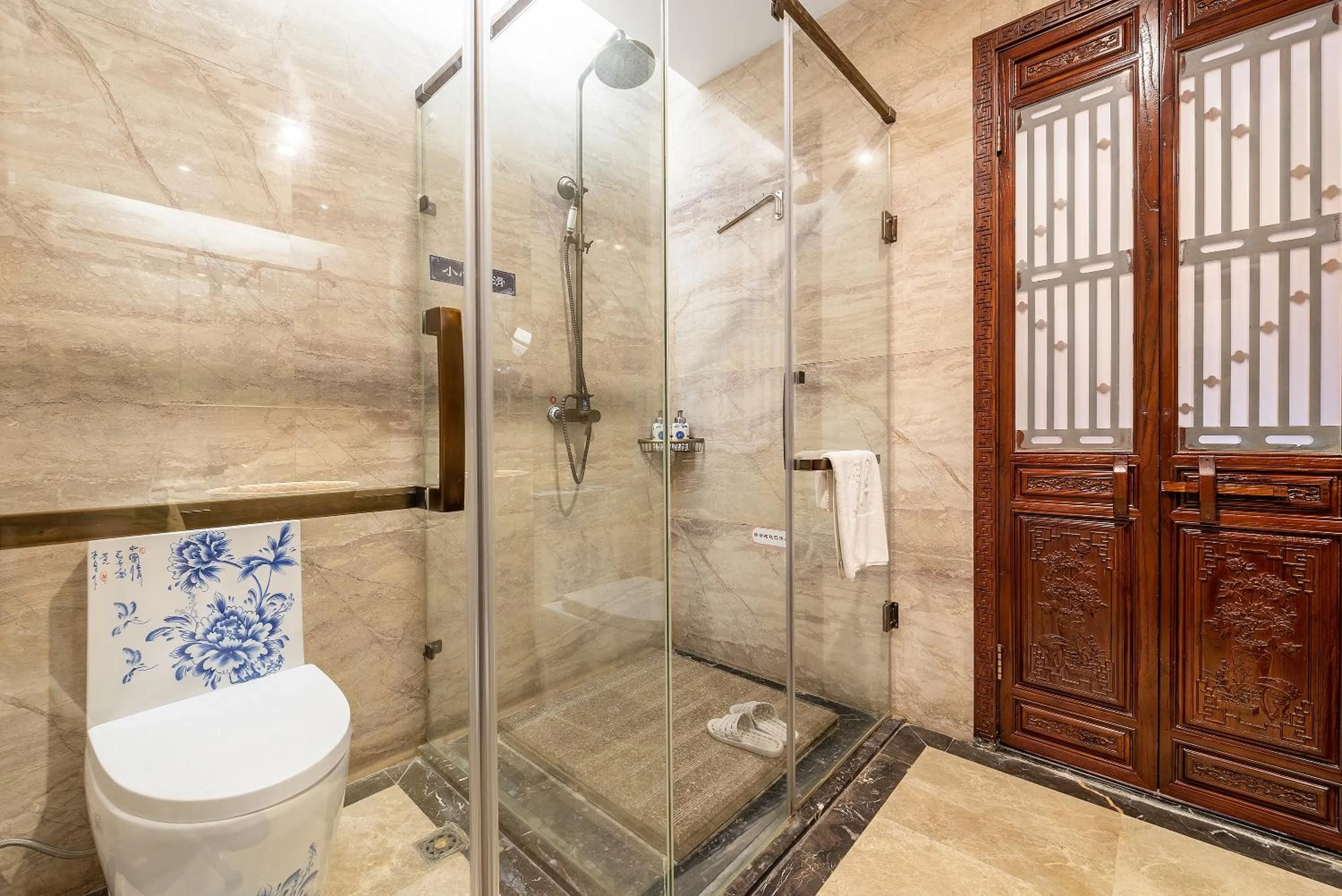 Shower in ChengDu Wuhou Temple Han Dynasty Hotel