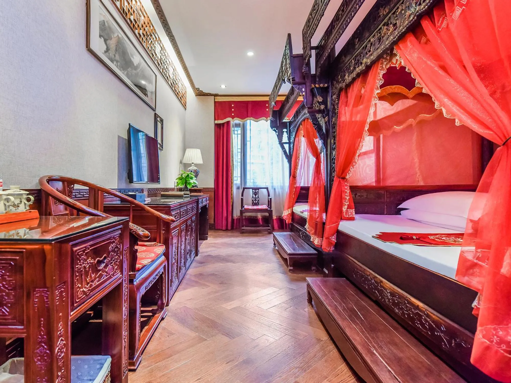 Photo of the whole room, Bed in ChengDu Wuhou Temple Han Dynasty Hotel