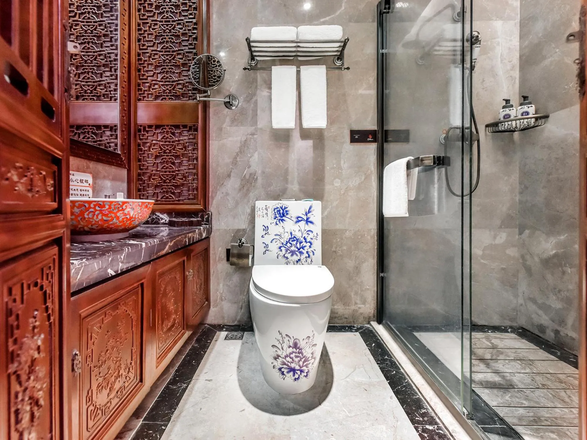 Hot Tub in ChengDu Wuhou Temple Han Dynasty Hotel