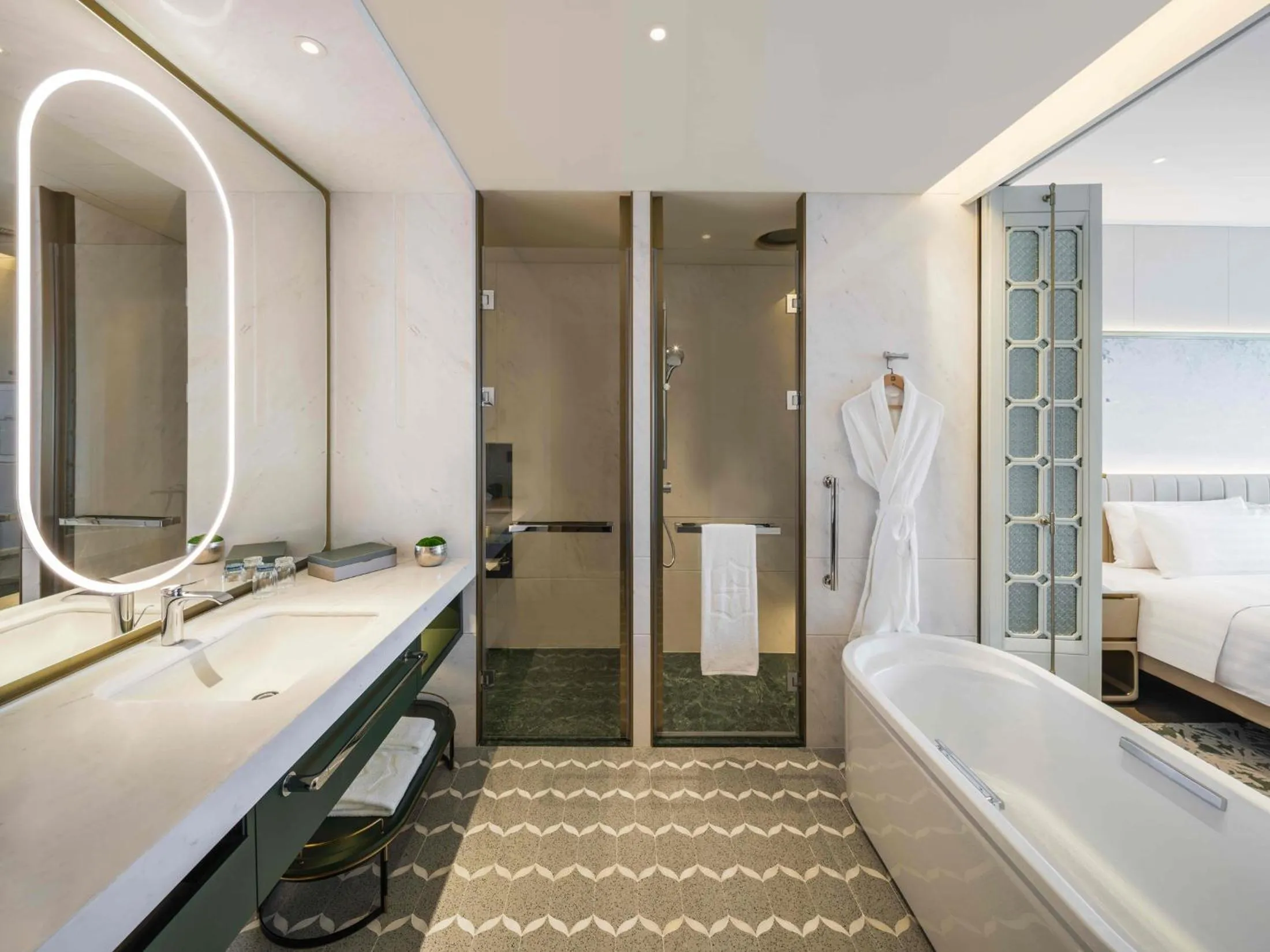 Toilet, Bed in Shangri-La Nanshan, Shenzhen, Stay for 2 consecutive nights and enjoy breakfast