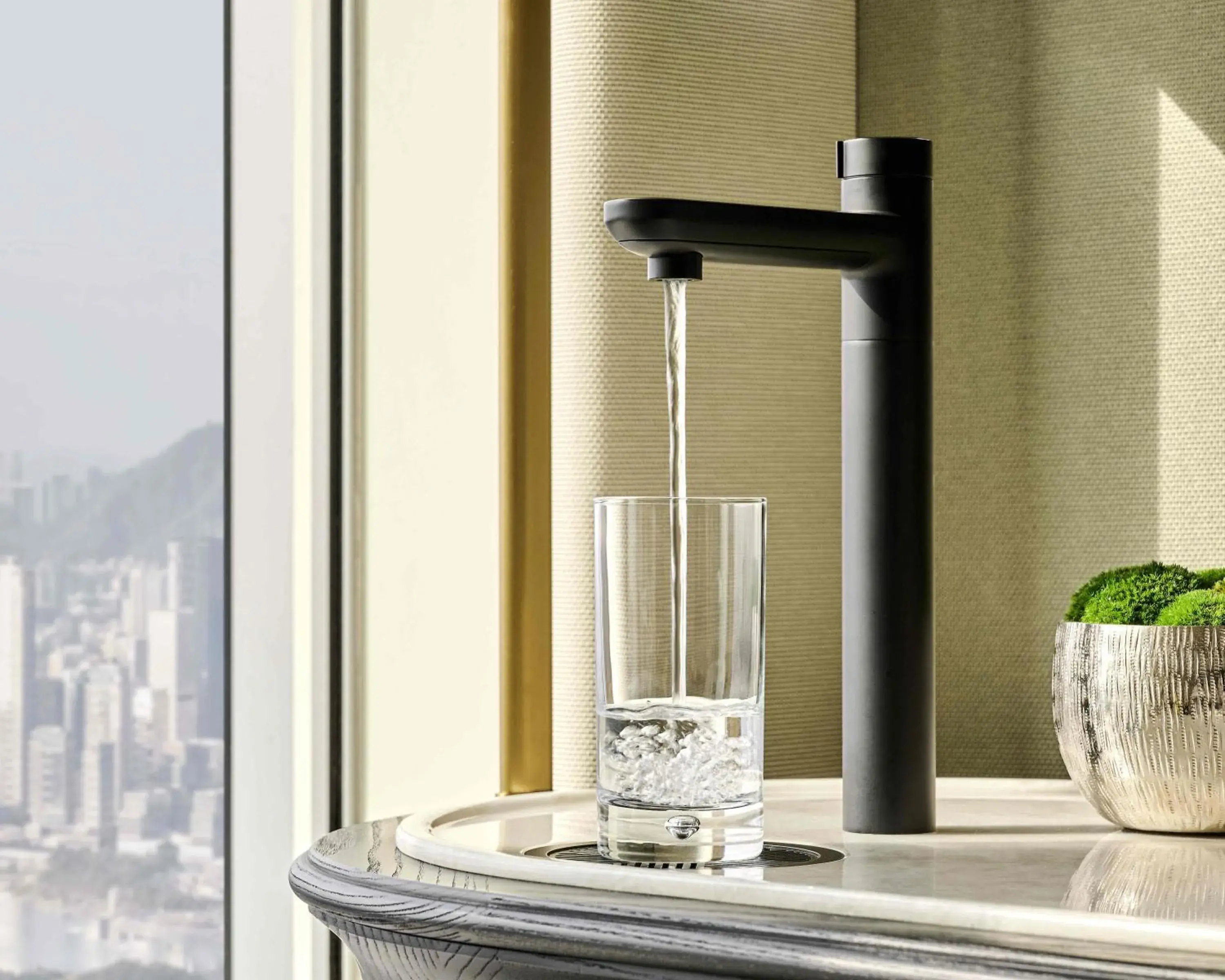 Horizon King Room (Enjoy Horizon Club Executive Benefits & Mini-bar) in Shangri-La Nanshan, Shenzhen Horizon King Room (Enjoy Horizon Club Executive Benefits & Mini-bar) in Shangri-La Nanshan, Shenzhen