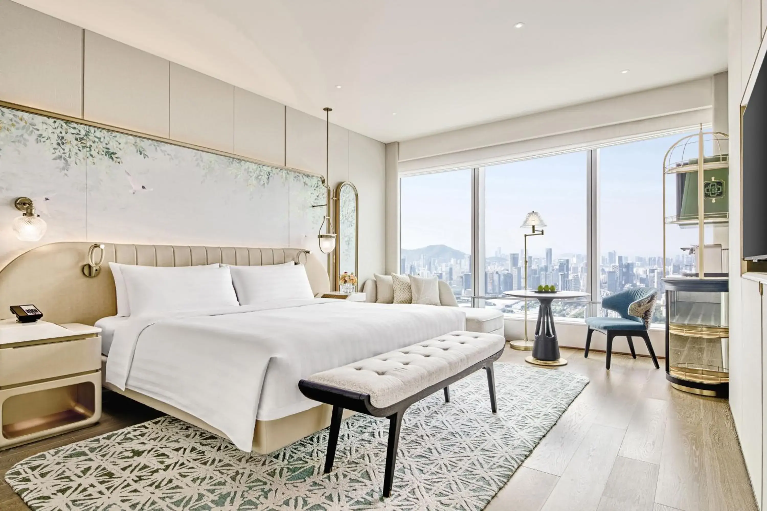 Horizon King Room (Enjoy Horizon Club Executive Benefits & Mini-bar) in Shangri-La Nanshan, Shenzhen Horizon King Room (Enjoy Horizon Club Executive Benefits & Mini-bar) in Shangri-La Nanshan, Shenzhen