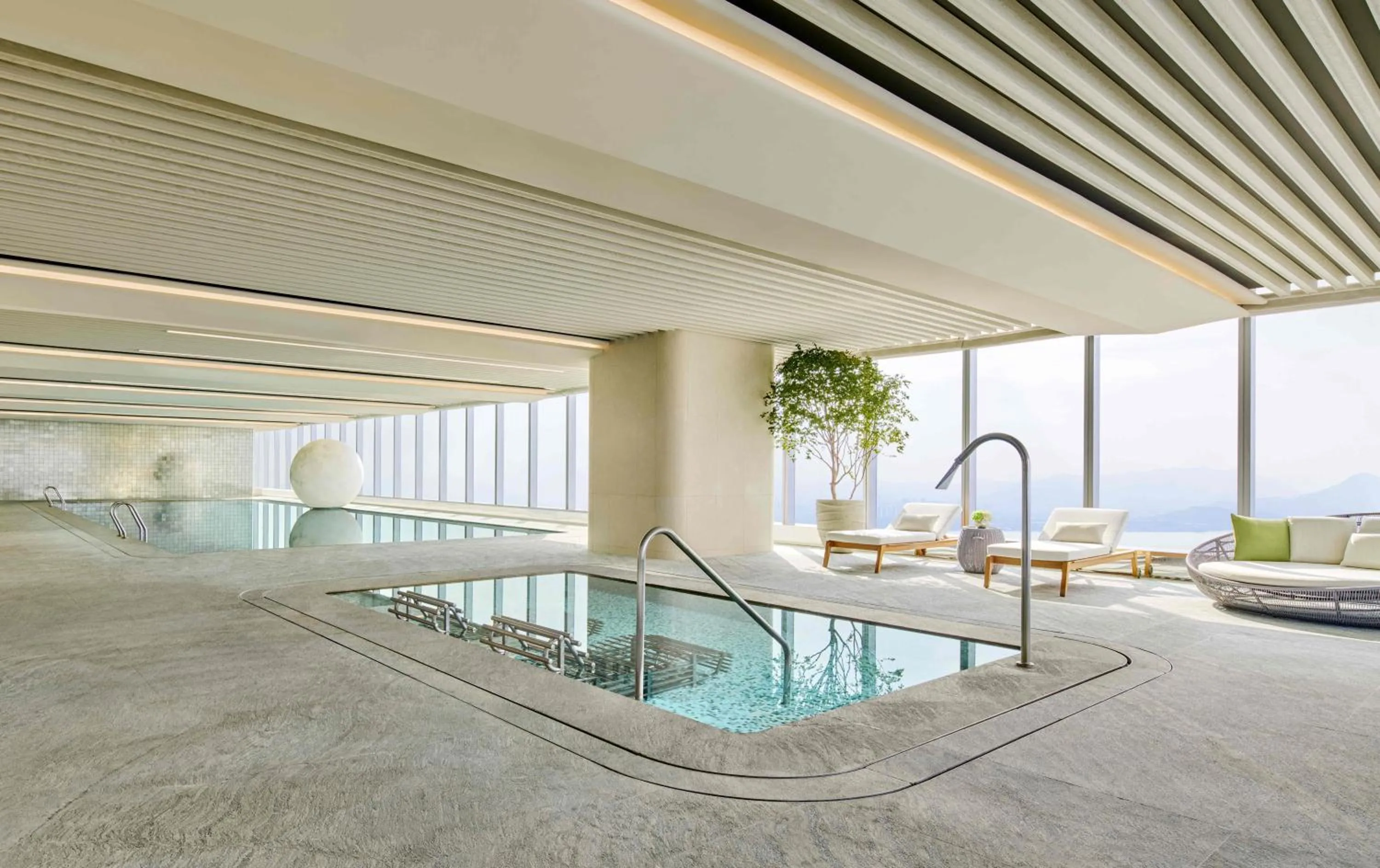 Swimming pool in Shangri-La Nanshan, Shenzhen, Stay for 2 consecutive nights and enjoy breakfast