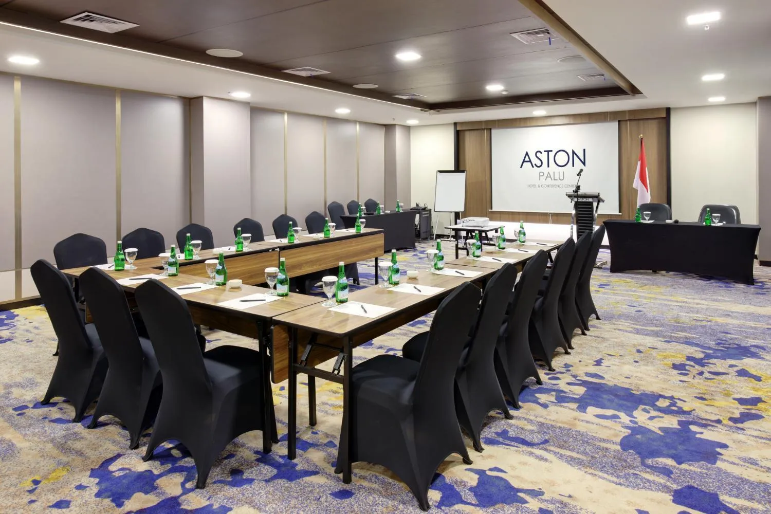 Meeting/conference room in Aston Palu Hotel & Conference Center