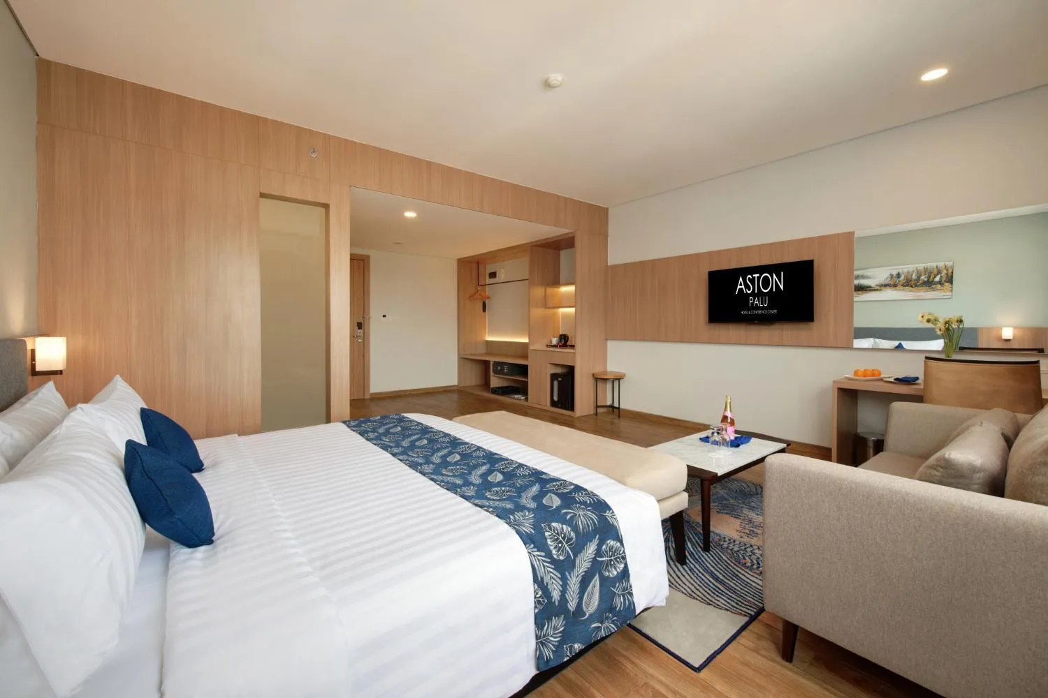 Bedroom, Bed in Aston Palu Hotel & Conference Center
