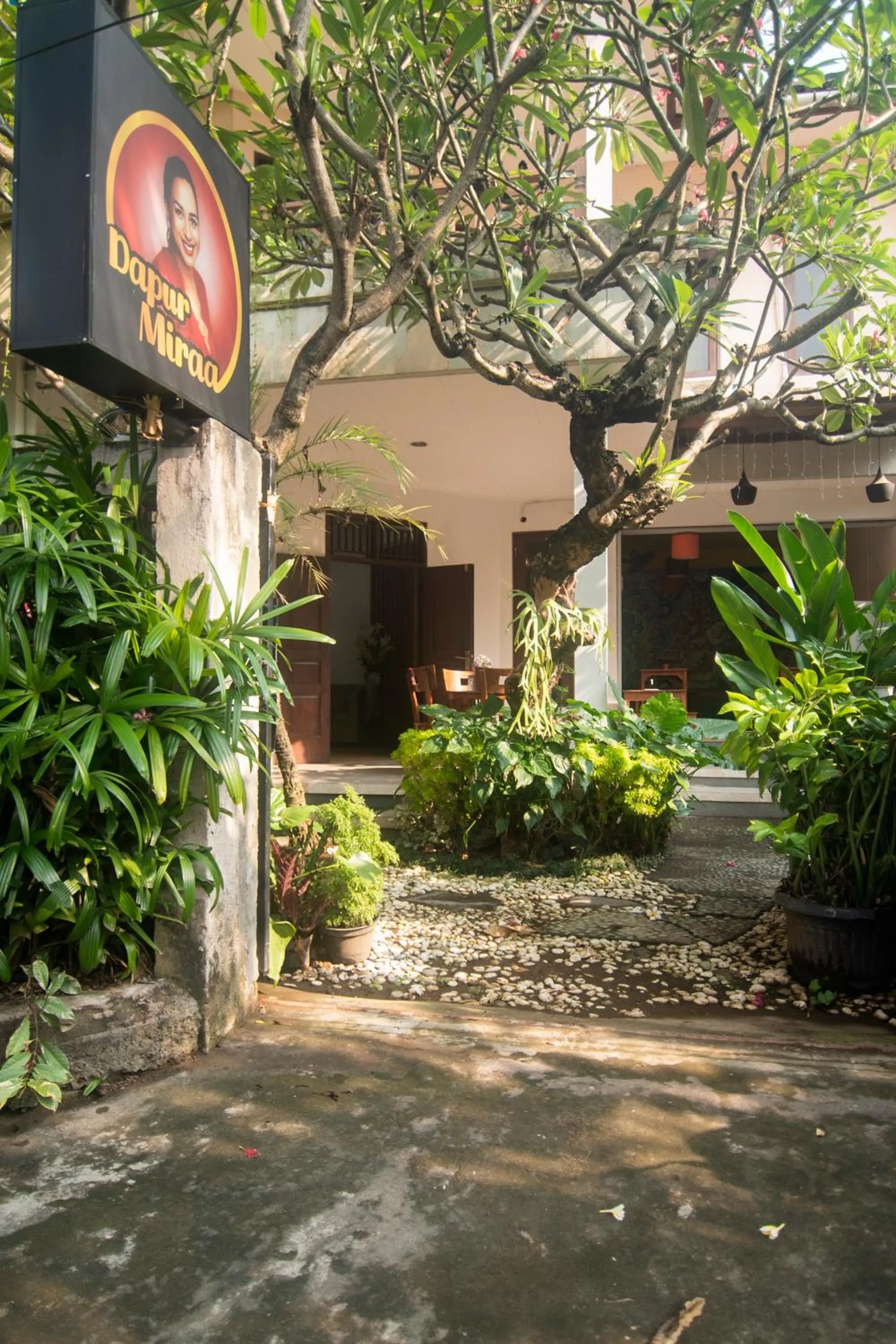 Property building in Miraa Guest House & Resto