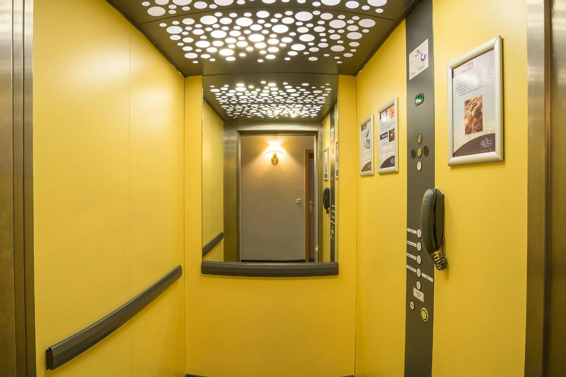 Decorative detail in Villa Osada