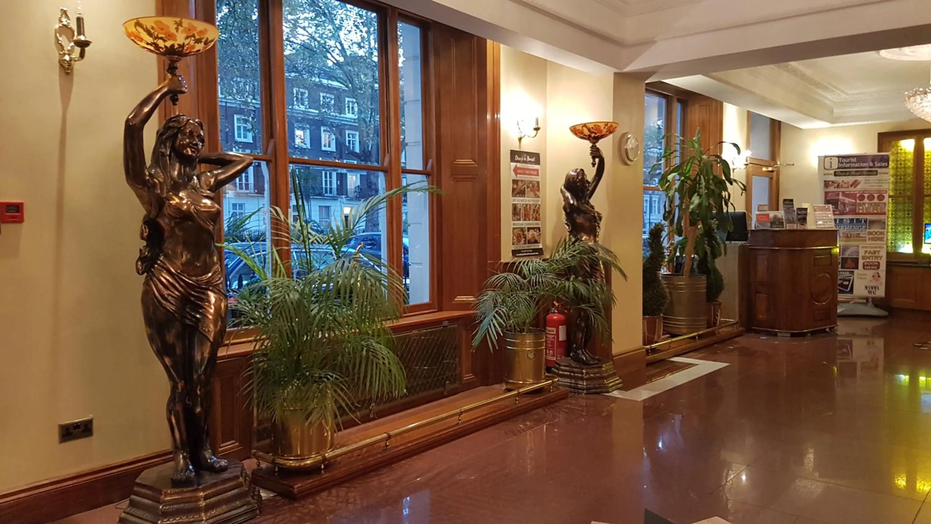 Lobby or reception in Westpoint Hotel