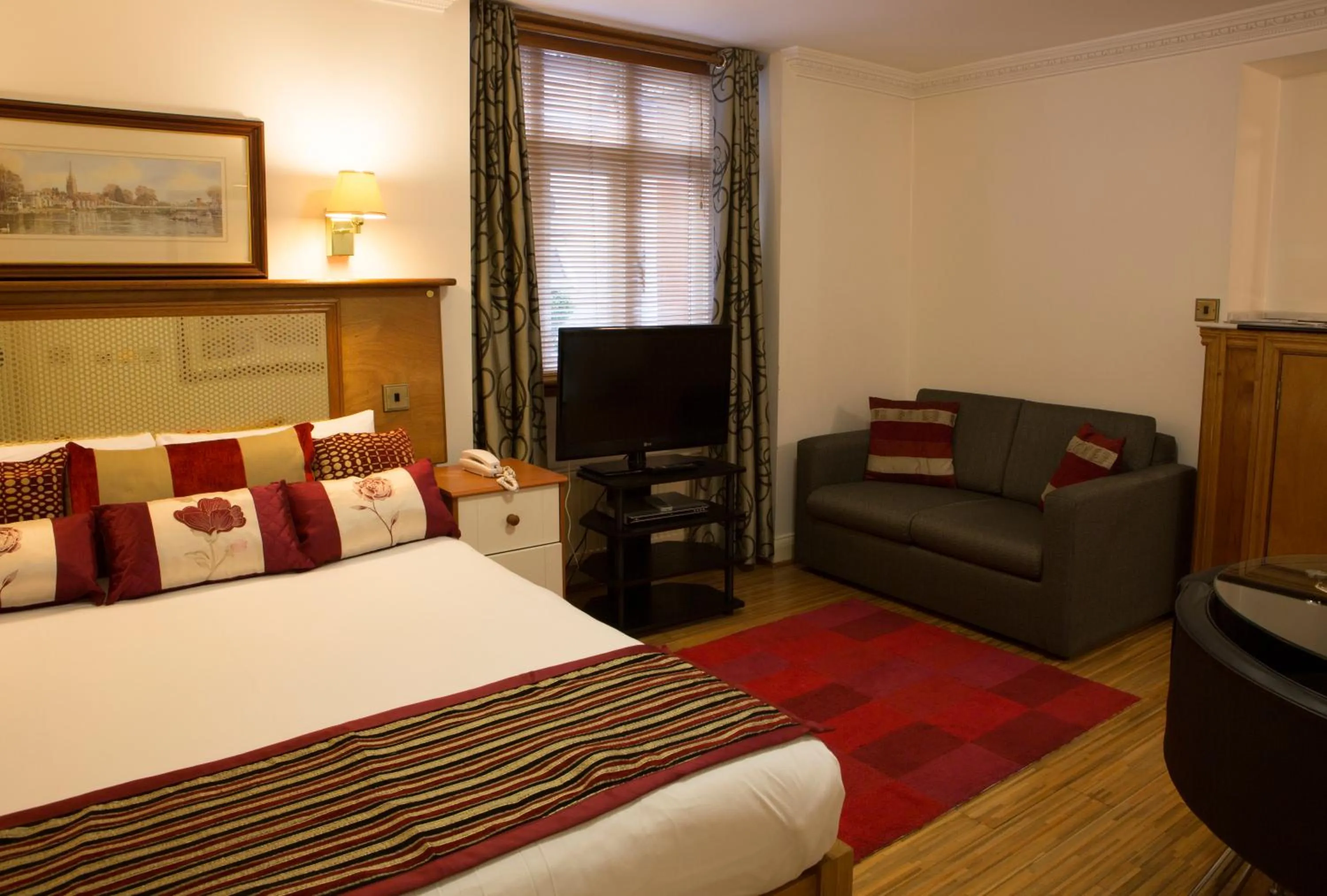 Bedroom, Bed in Westpoint Hotel