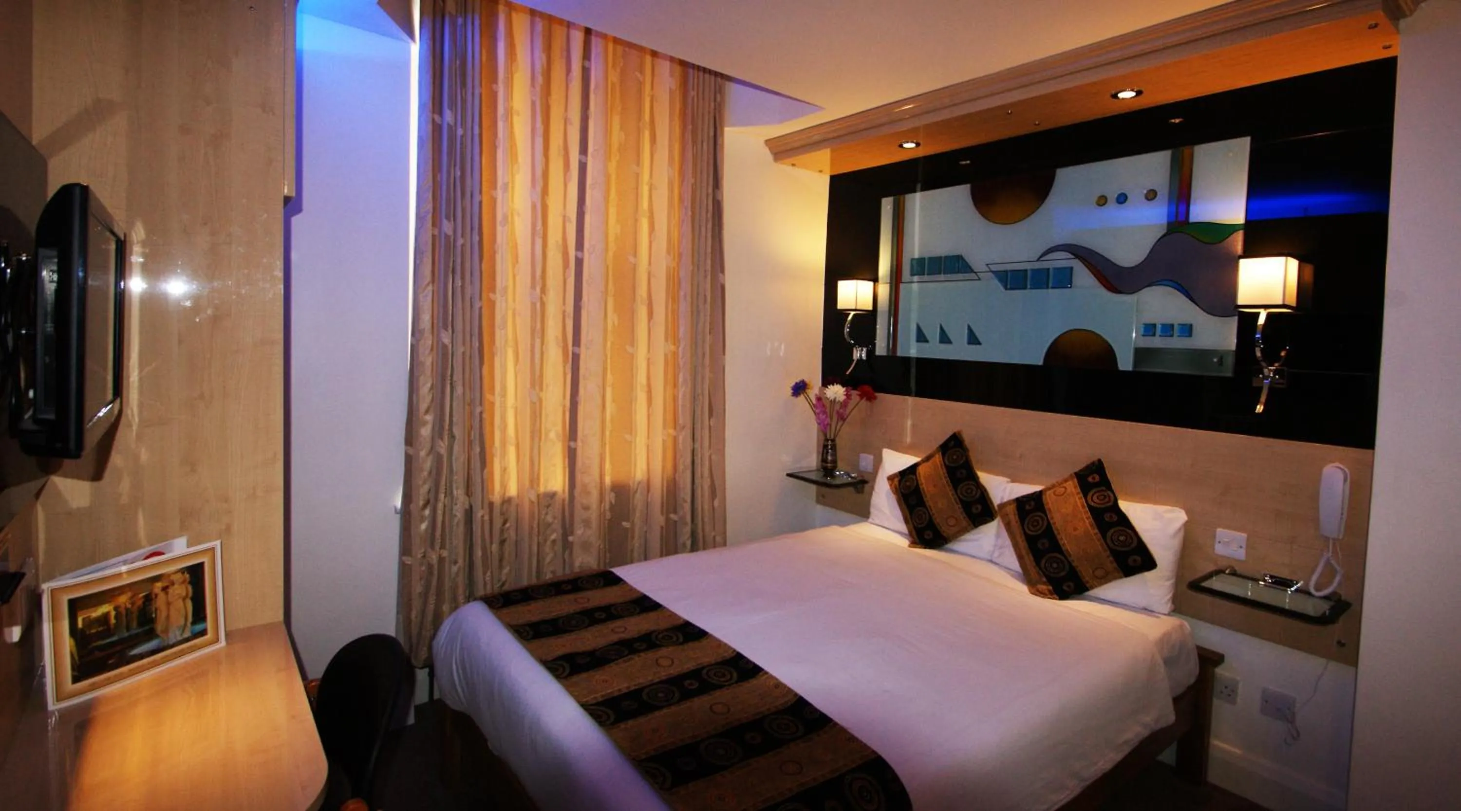 Bed in Westpoint Hotel