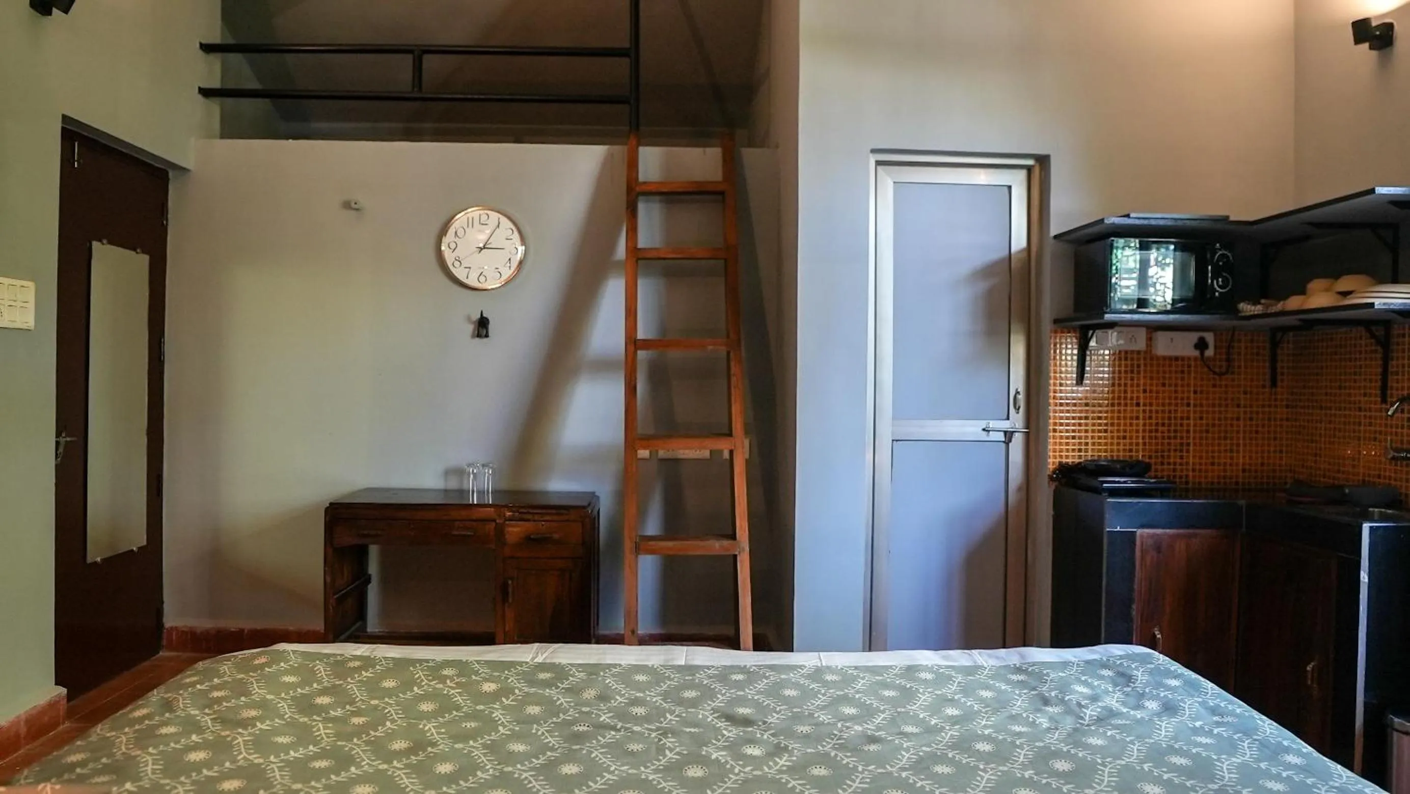 Bed in Sortby Stays, Vagator