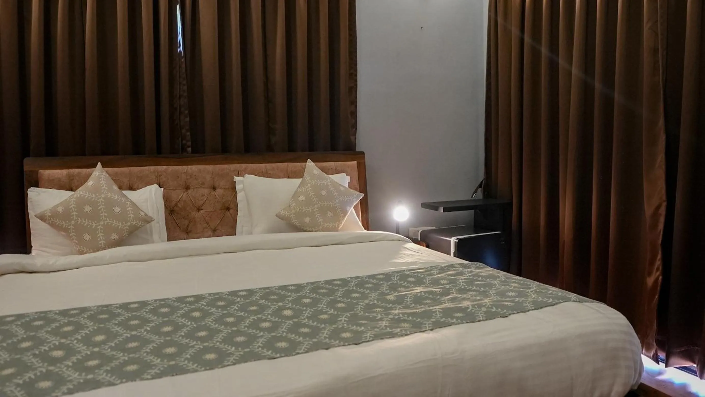 Bed in Sortby Stays, Vagator