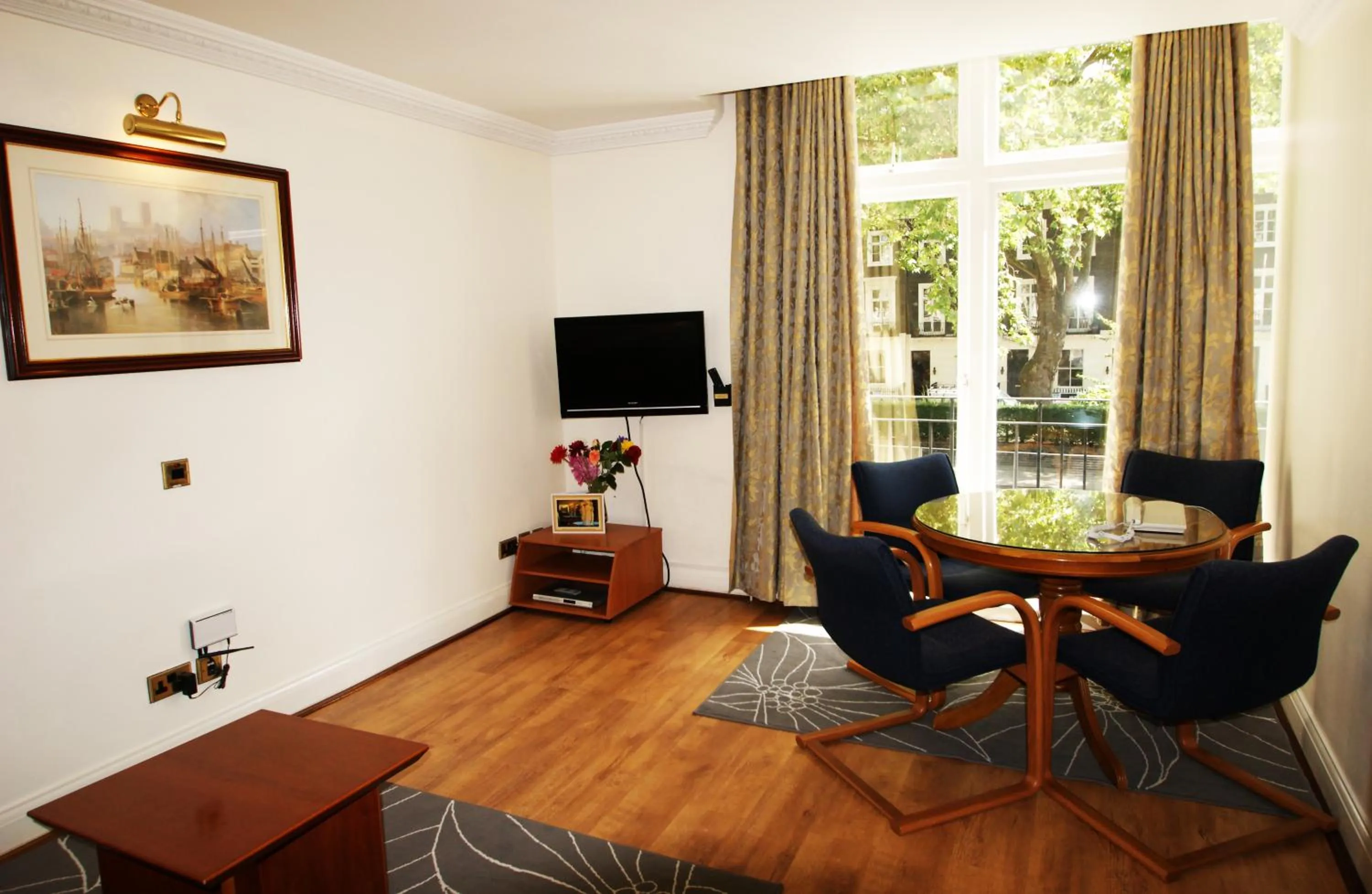 Living room in Abbey Court Hotel - Hyde Park