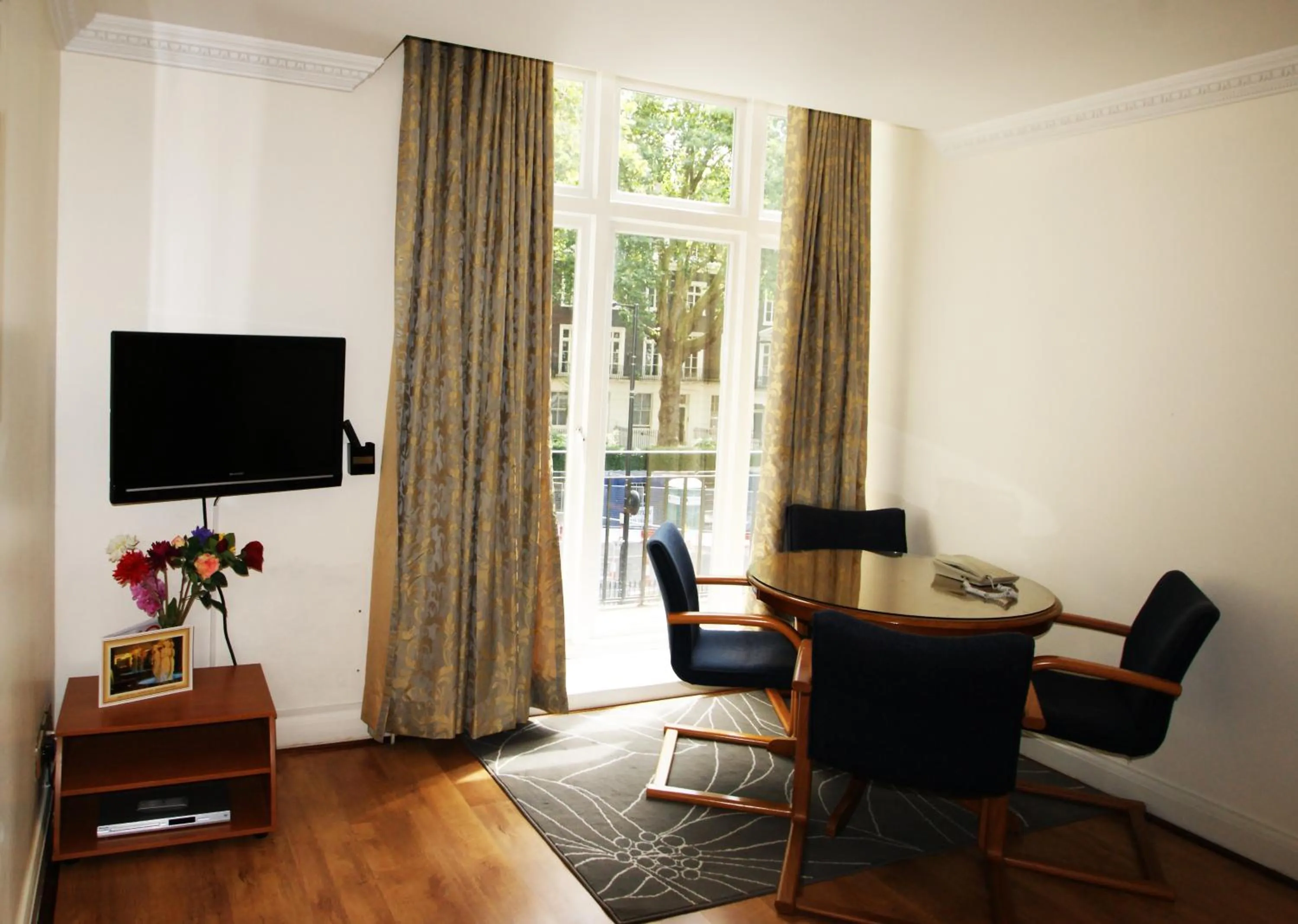 Living room in Abbey Court Hotel - Hyde Park