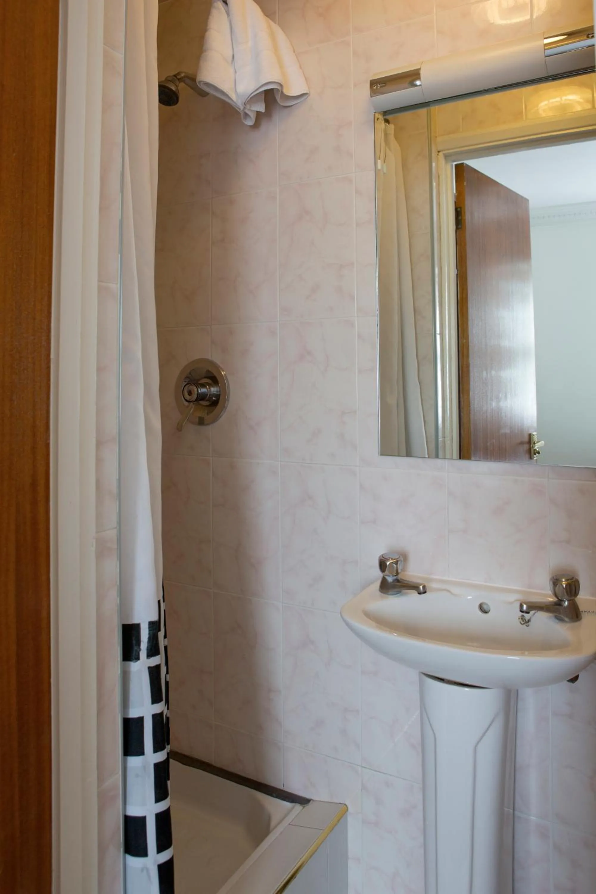 Abbey Court Hotel - Hyde Park