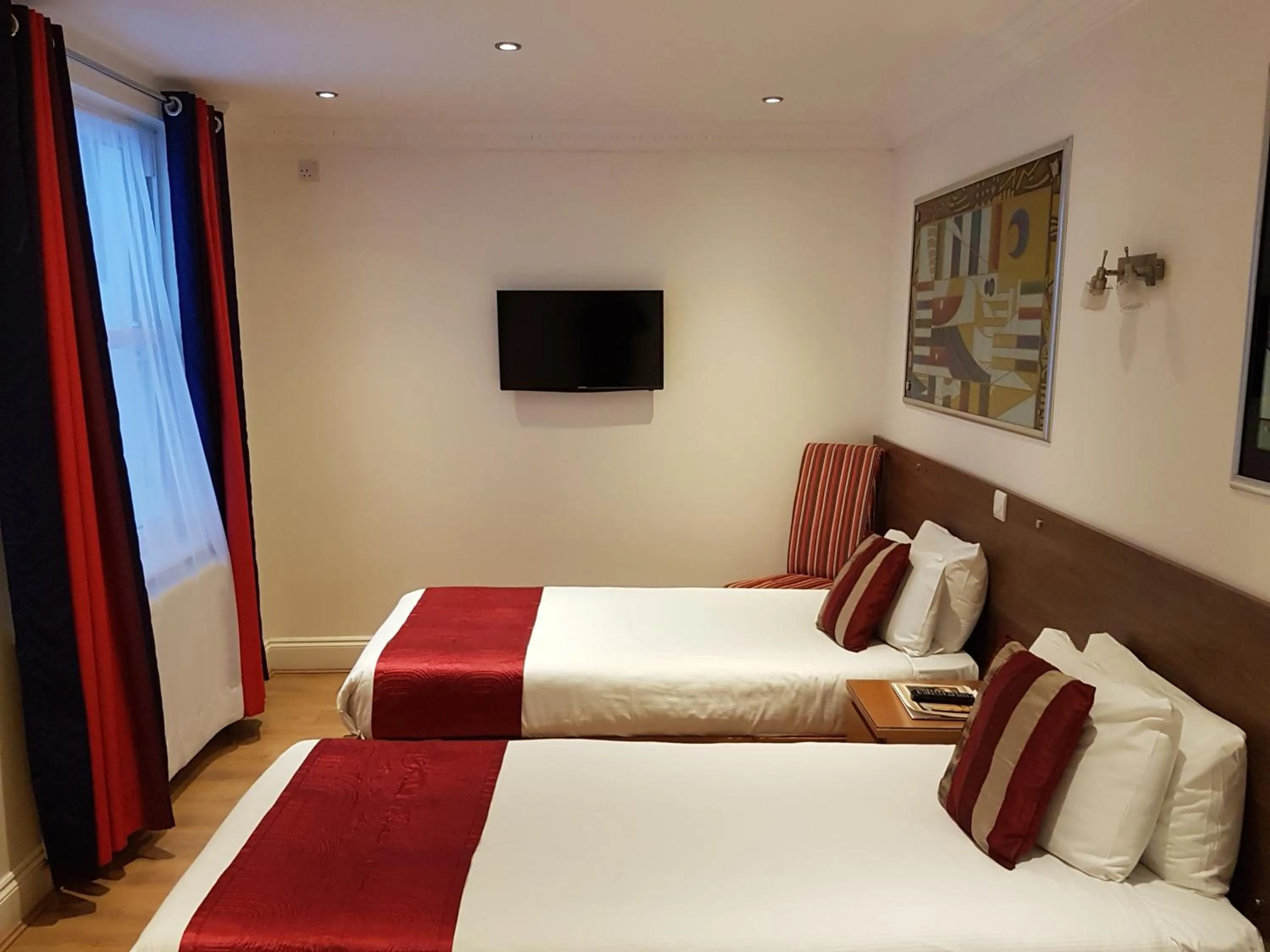 Bed in Abbey Court Hotel - Hyde Park