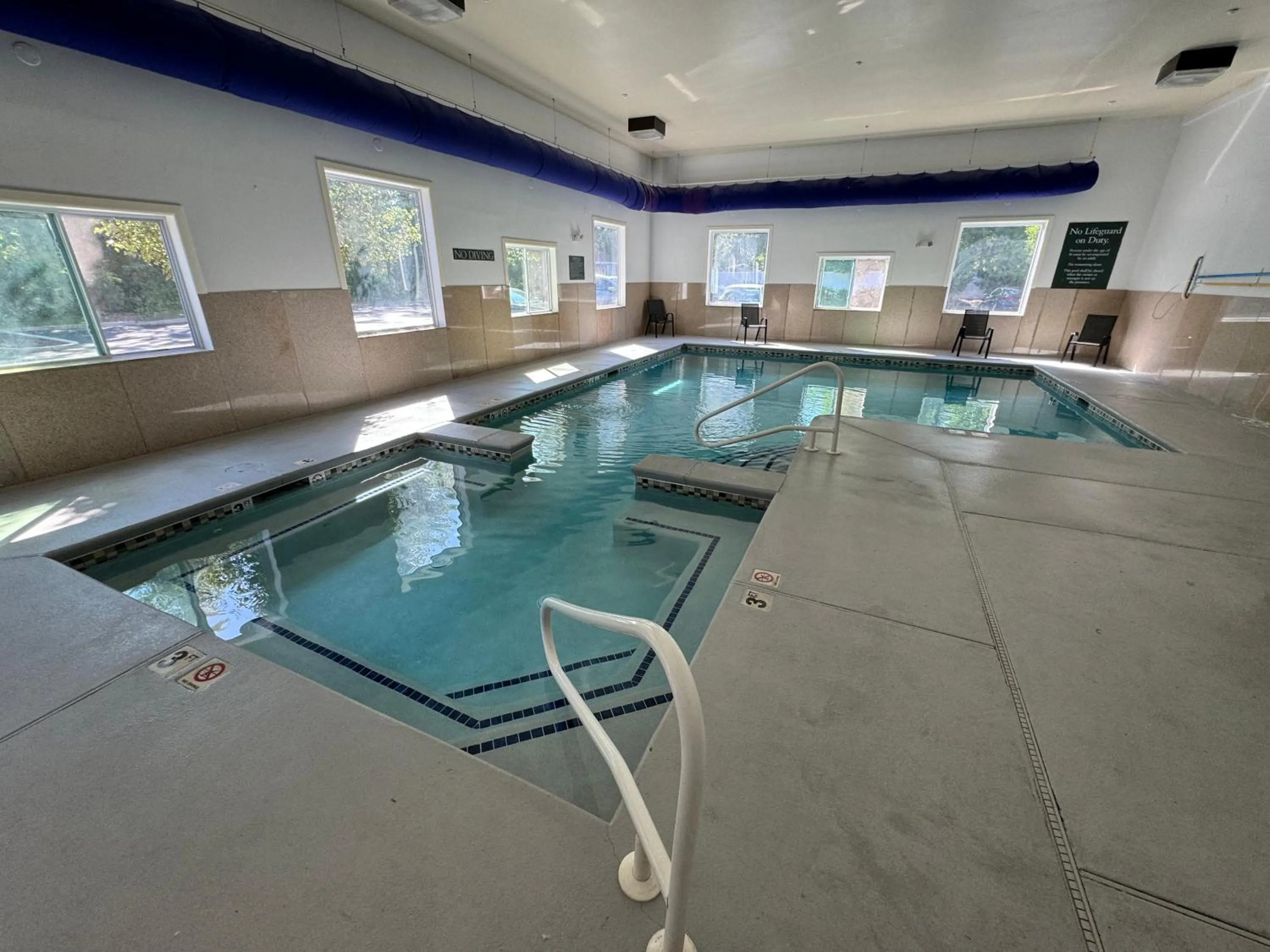 Swimming pool in Country Suites Absecon-Atlantic City, NJ