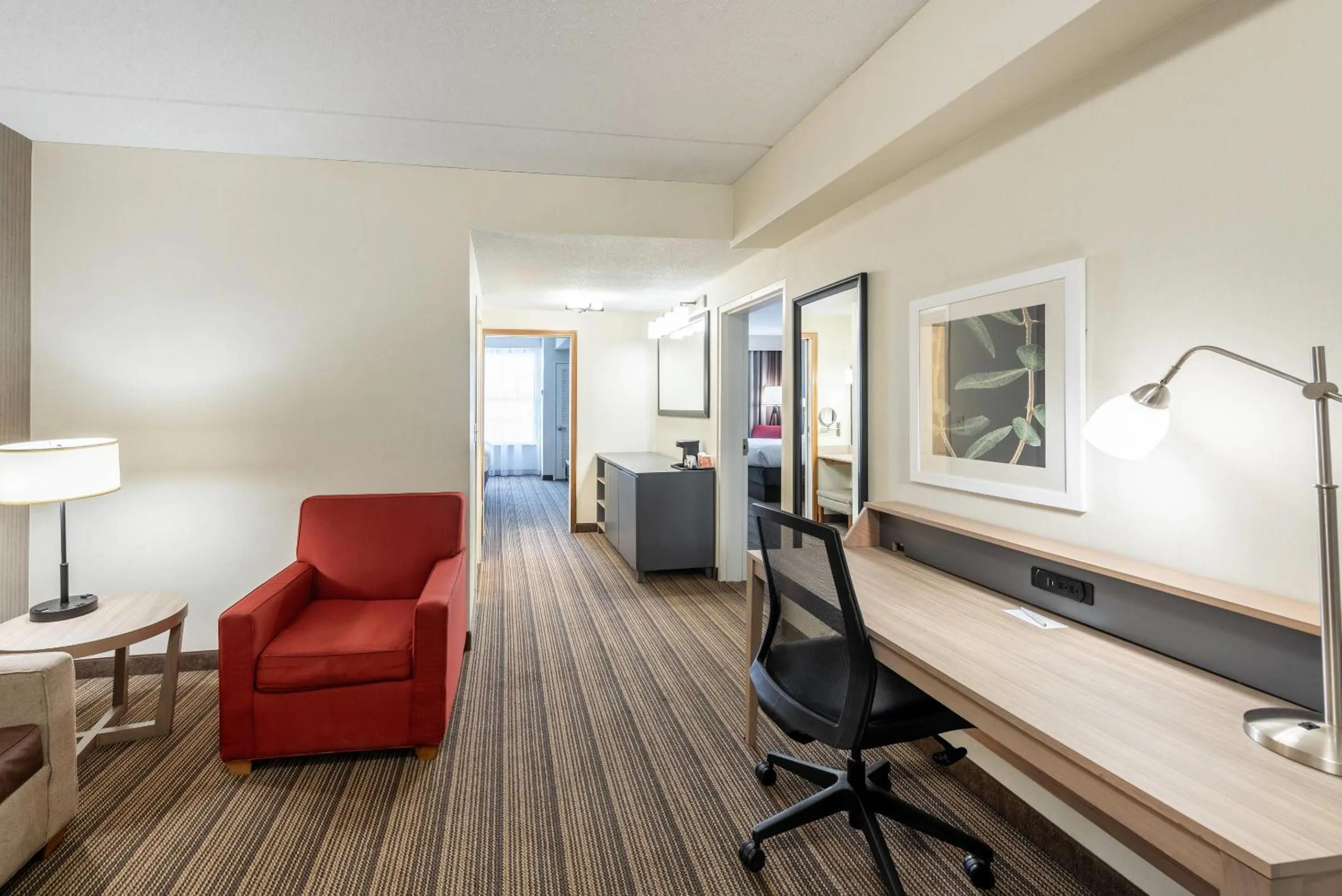 Bedroom in Country Inn & Suites by Radisson, Findlay, OH