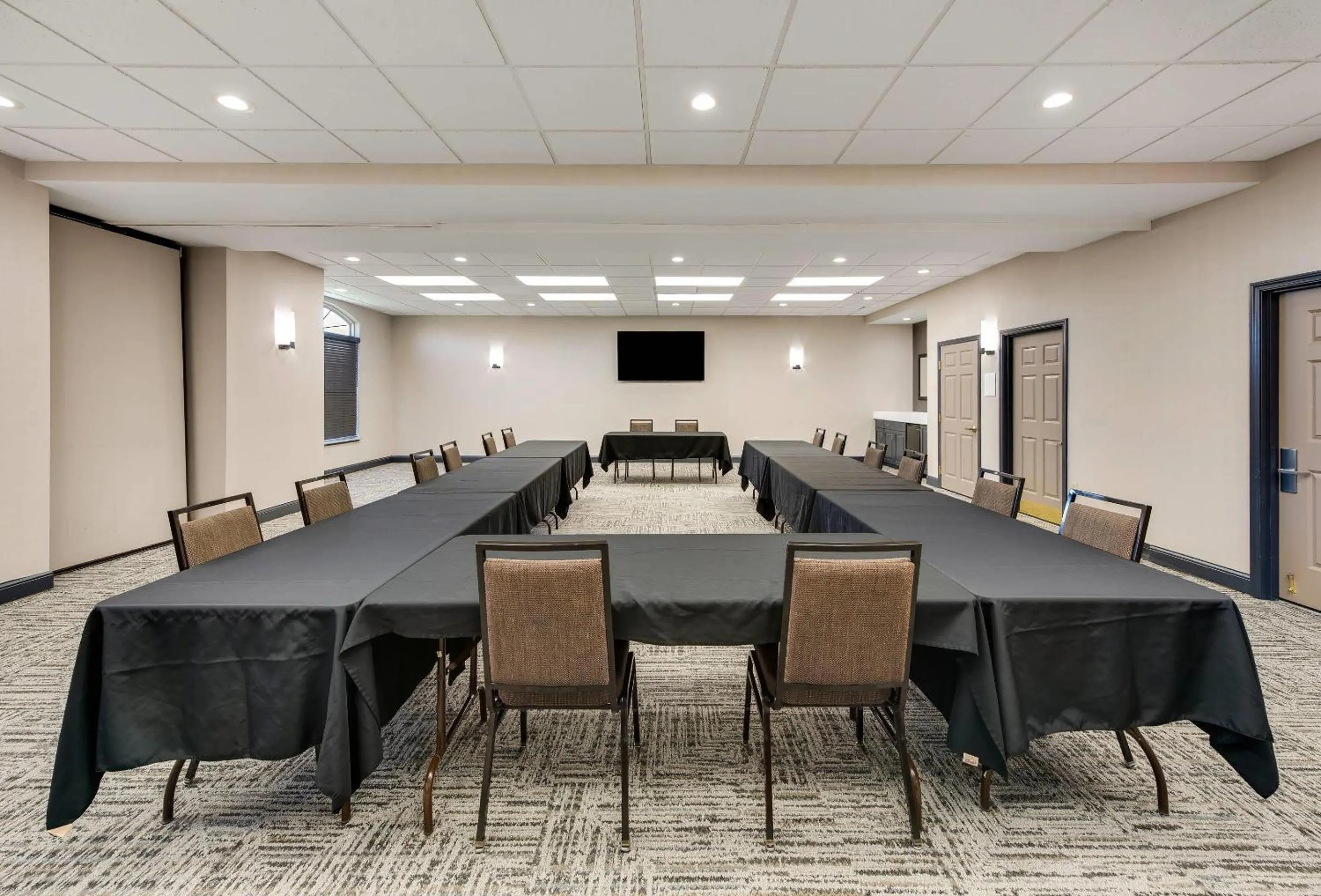 Meeting/conference room in Country Inn & Suites by Radisson, Findlay, OH