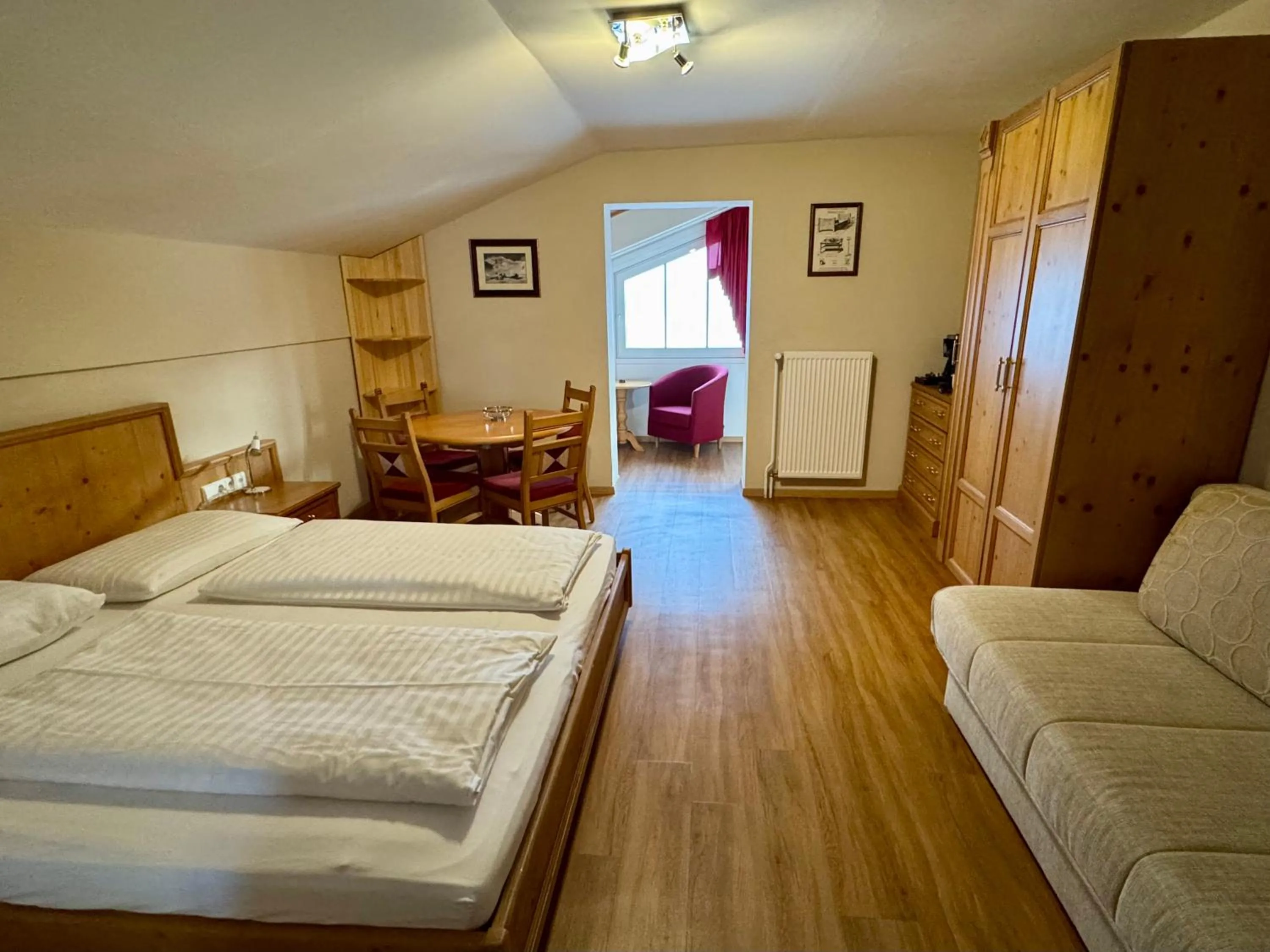 Photo of the whole room, Bed in Appartementhaus Christophorus