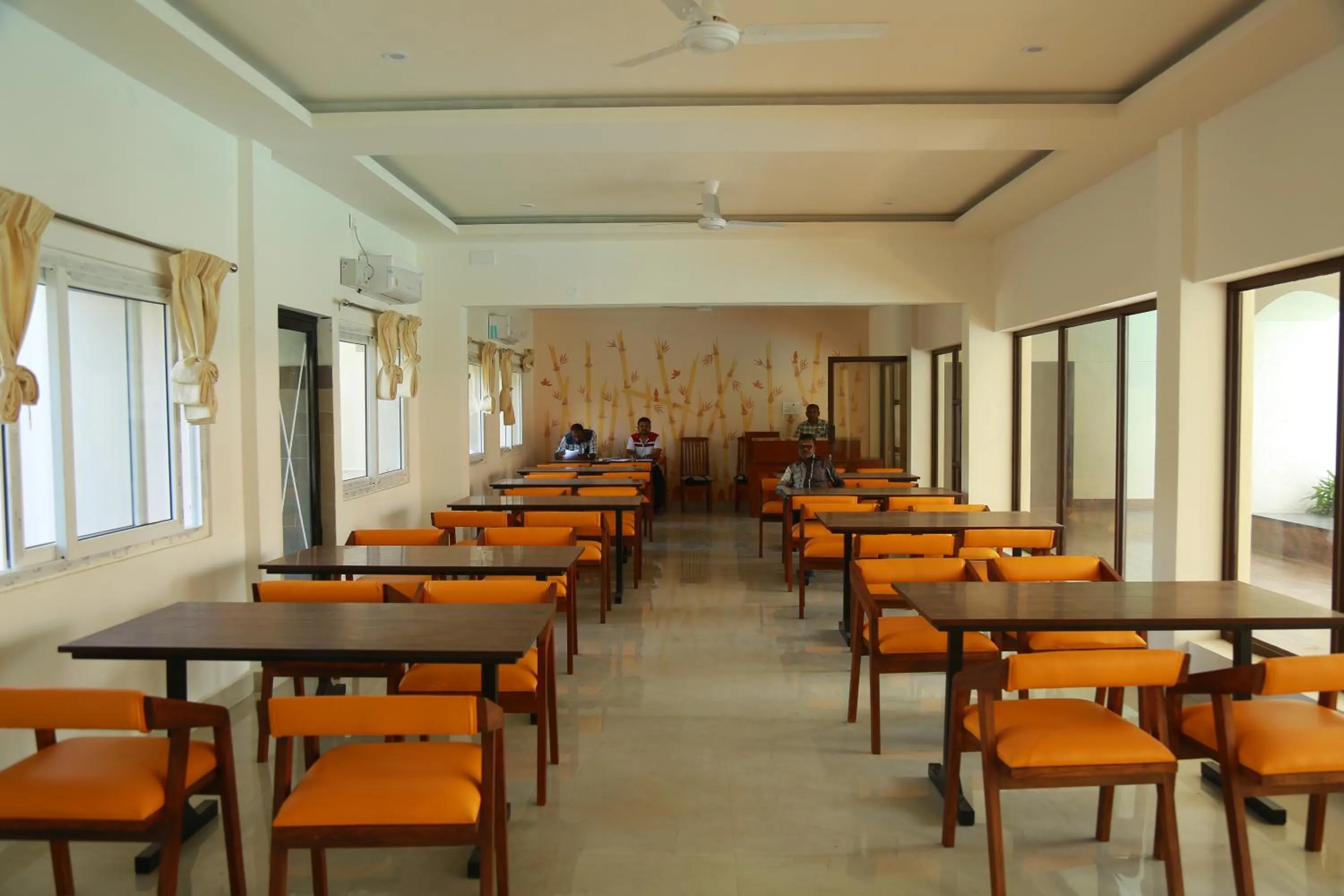 Restaurant/places to eat in THE RIVIERA