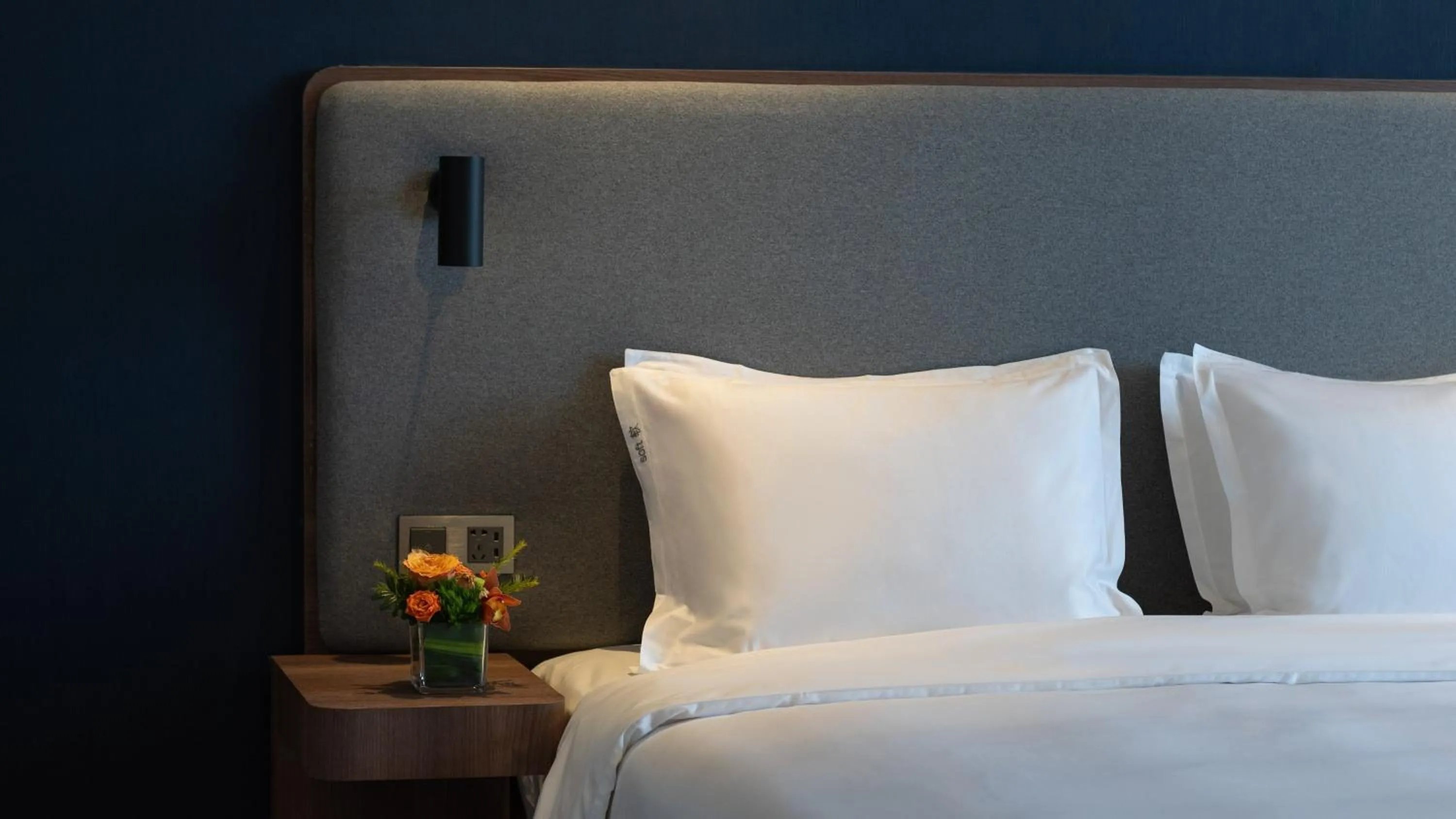 Photo of the whole room, Bed in Holiday Inn Express Weifang City Center by IHG