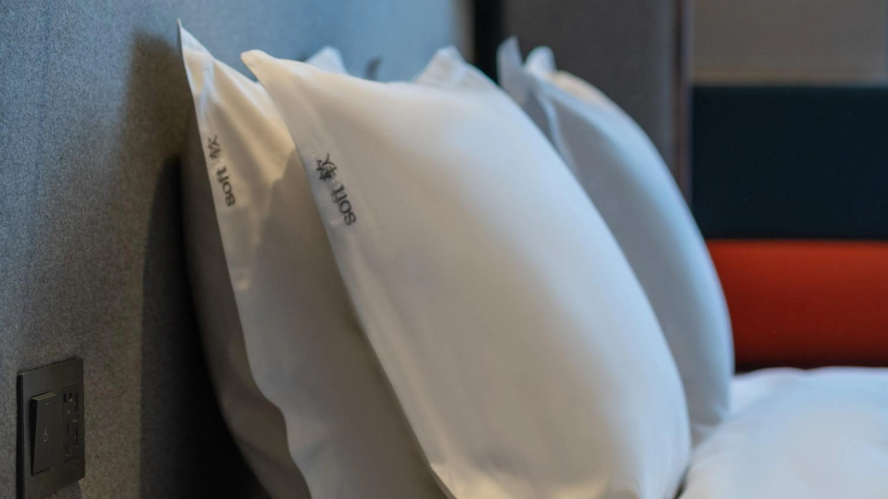 Photo of the whole room, Bed in Holiday Inn Express Weifang City Center by IHG