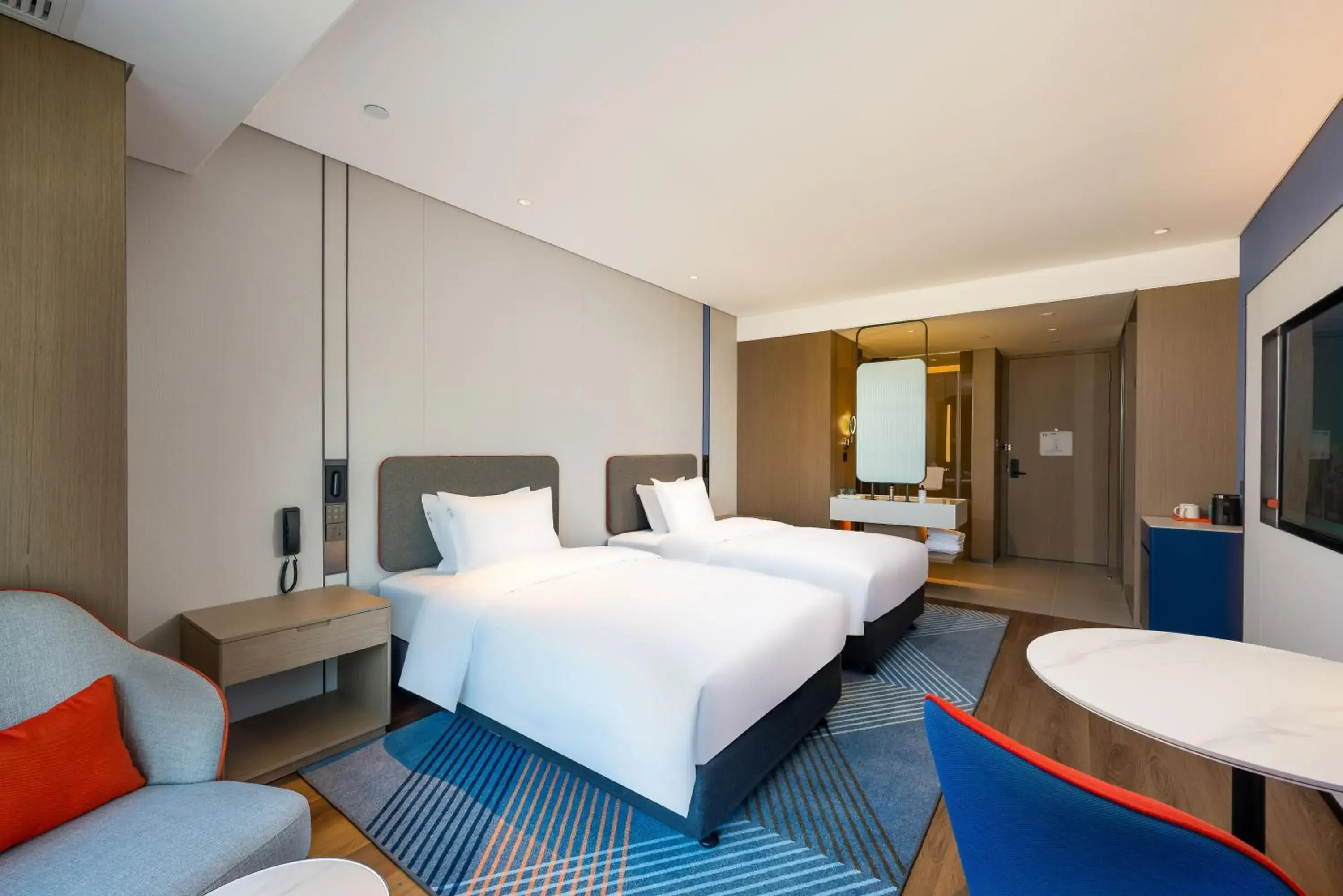 High Floor Standard Twin Room in Holiday Inn Express Heze City Center, an IHG Hotel High Floor Standard Twin Room in Holiday Inn Express Heze City Center, an IHG Hotel