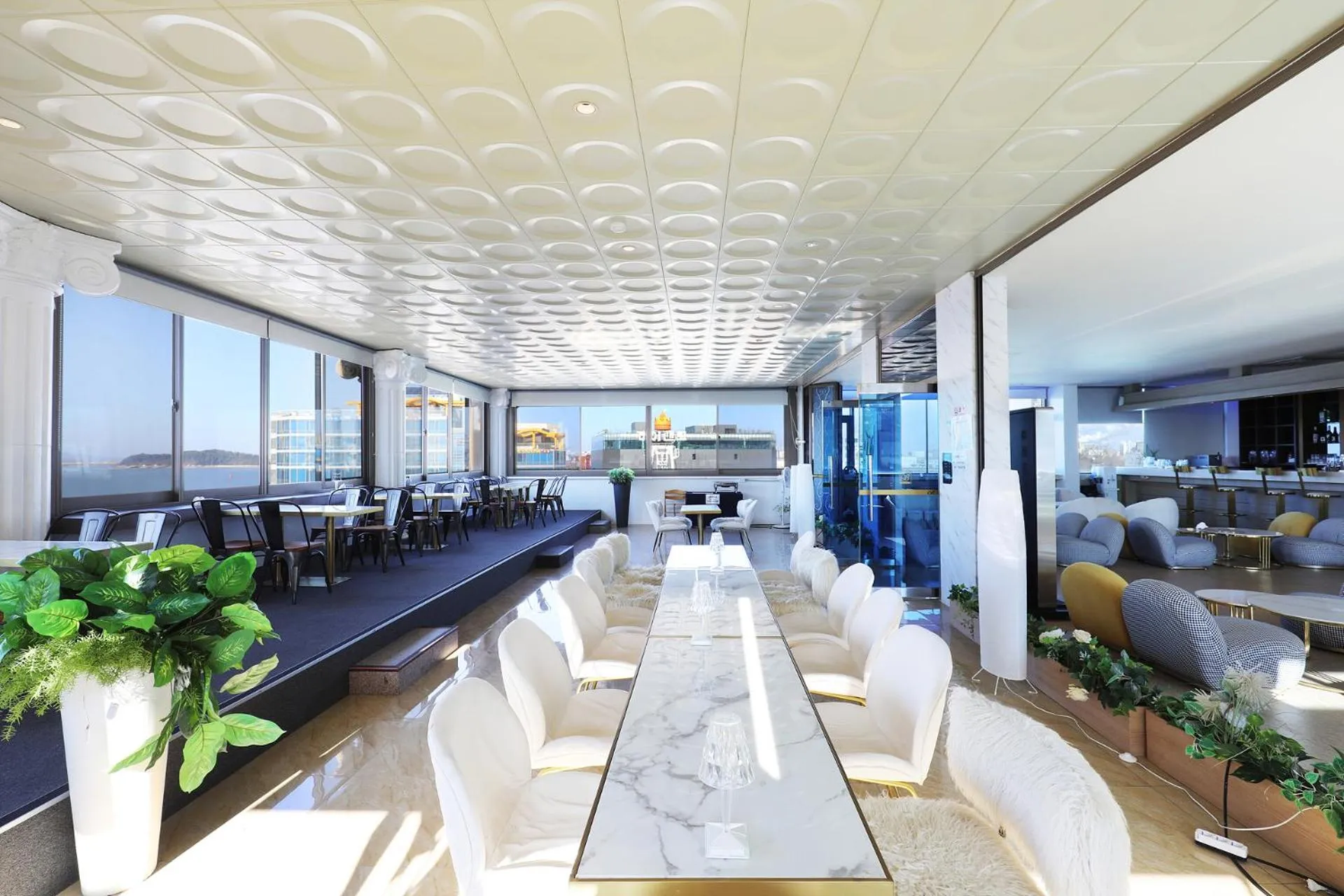 Restaurant/places to eat in Hotel The Sea Star