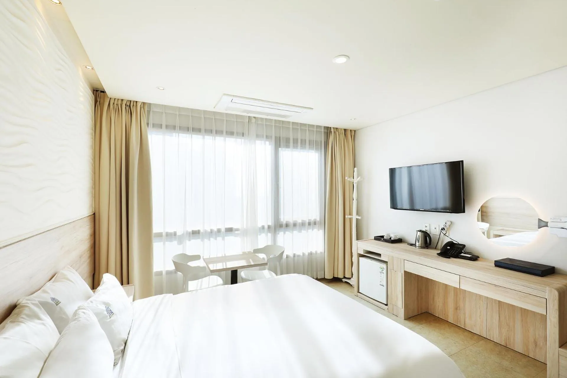 Photo of the whole room, Bed in Hotel The Sea Star