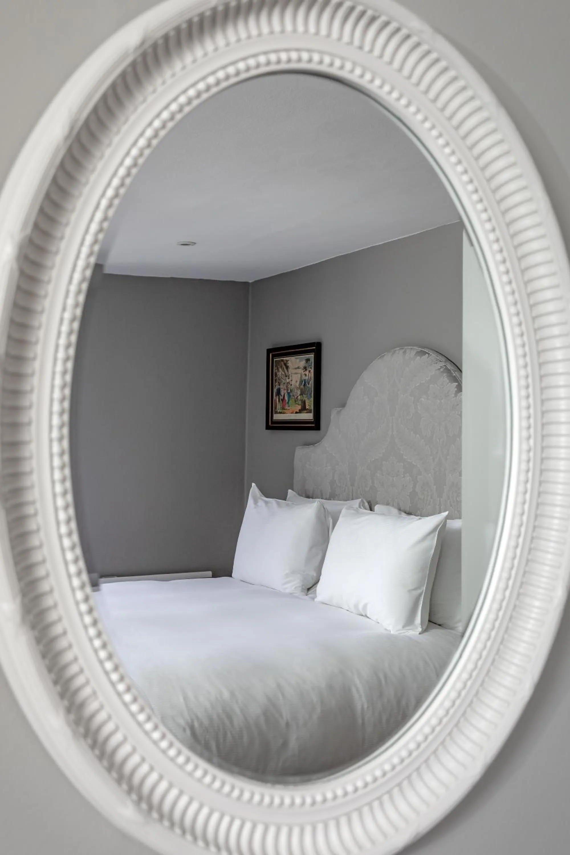 Bed in No. 30 Knightsbridge