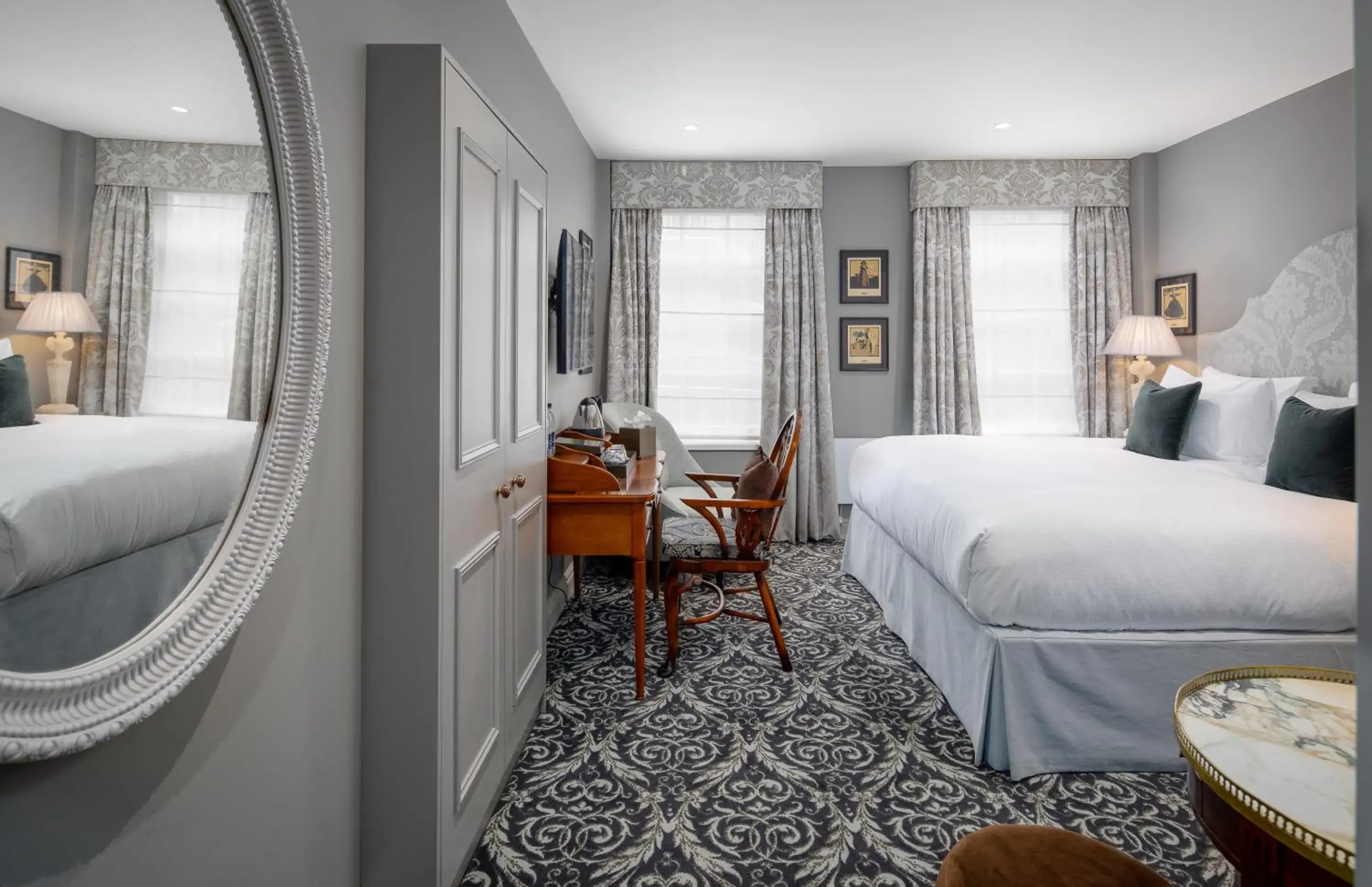 King Suite in No. 30 Knightsbridge King Suite in No. 30 Knightsbridge